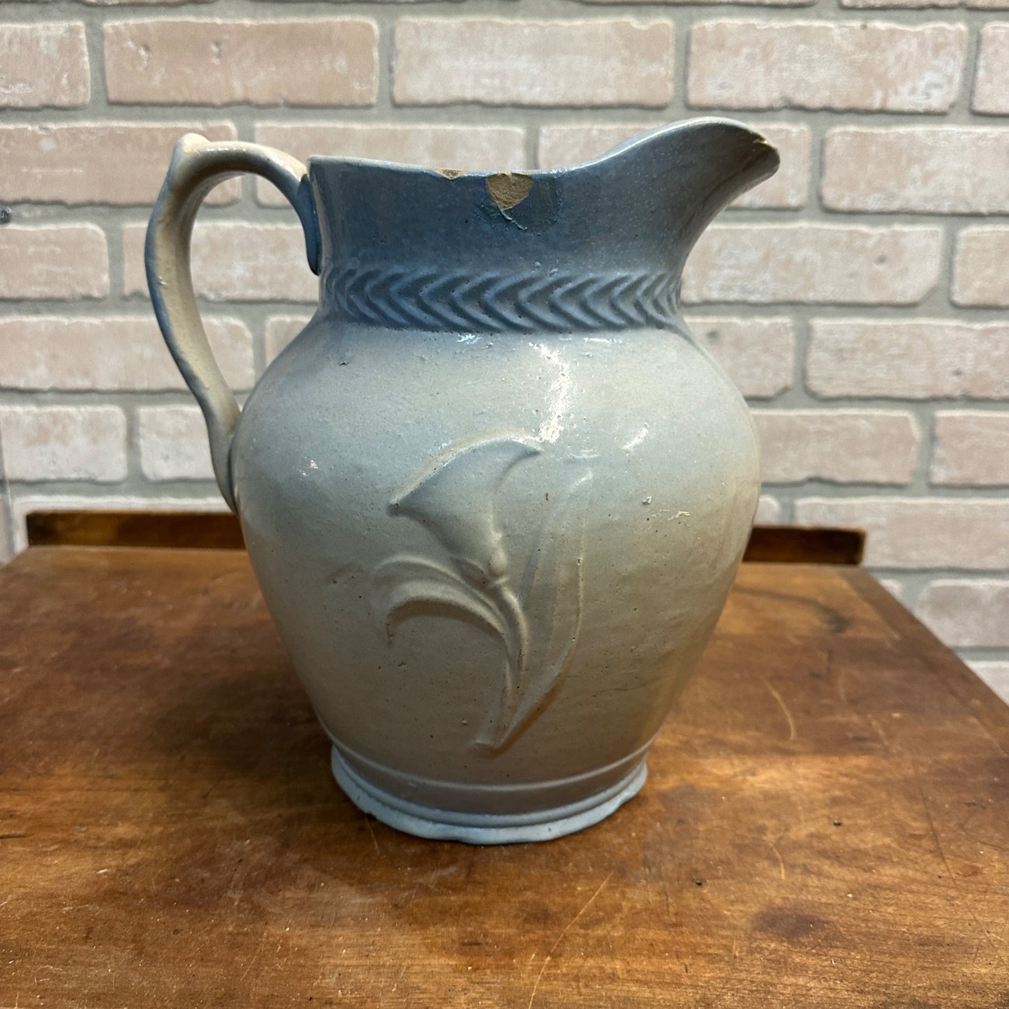 ANTIQUE BLUE WHITE RED WING STONEWARE SALT GLAZE " LILY " PITCHER YELLOWARE