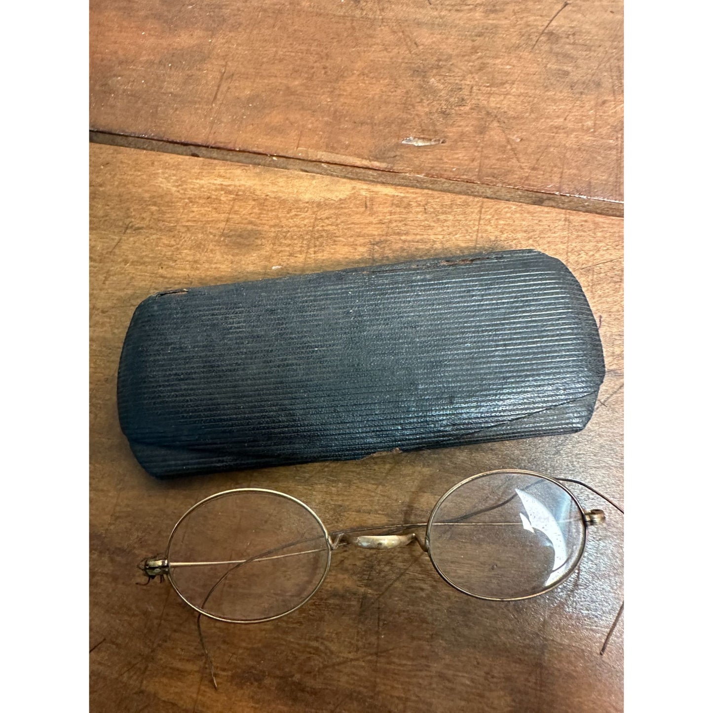 Antique Vintage GOLD Wire Rim Oval Eyeglasses Spectacles + Case