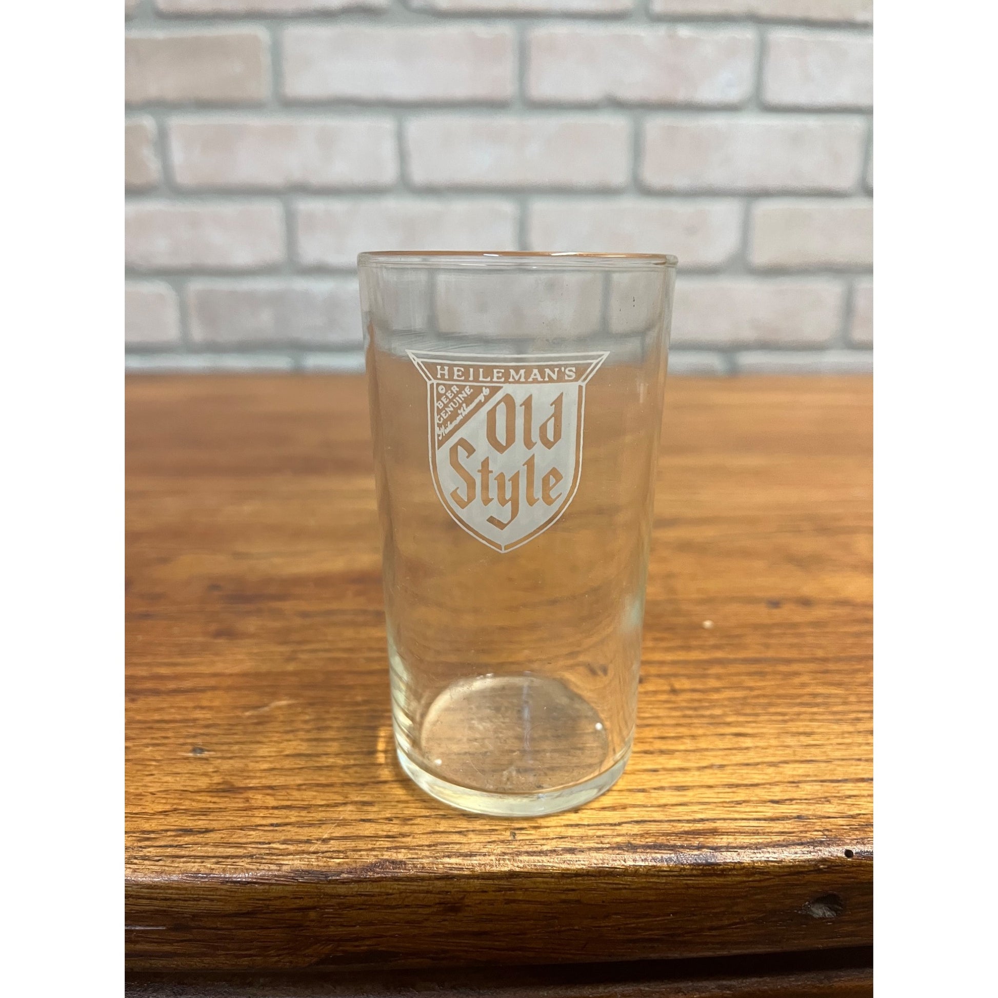 Vintage Heileman's Old Style Lager Beer Wisconsin Shell Glass Bar Pub
