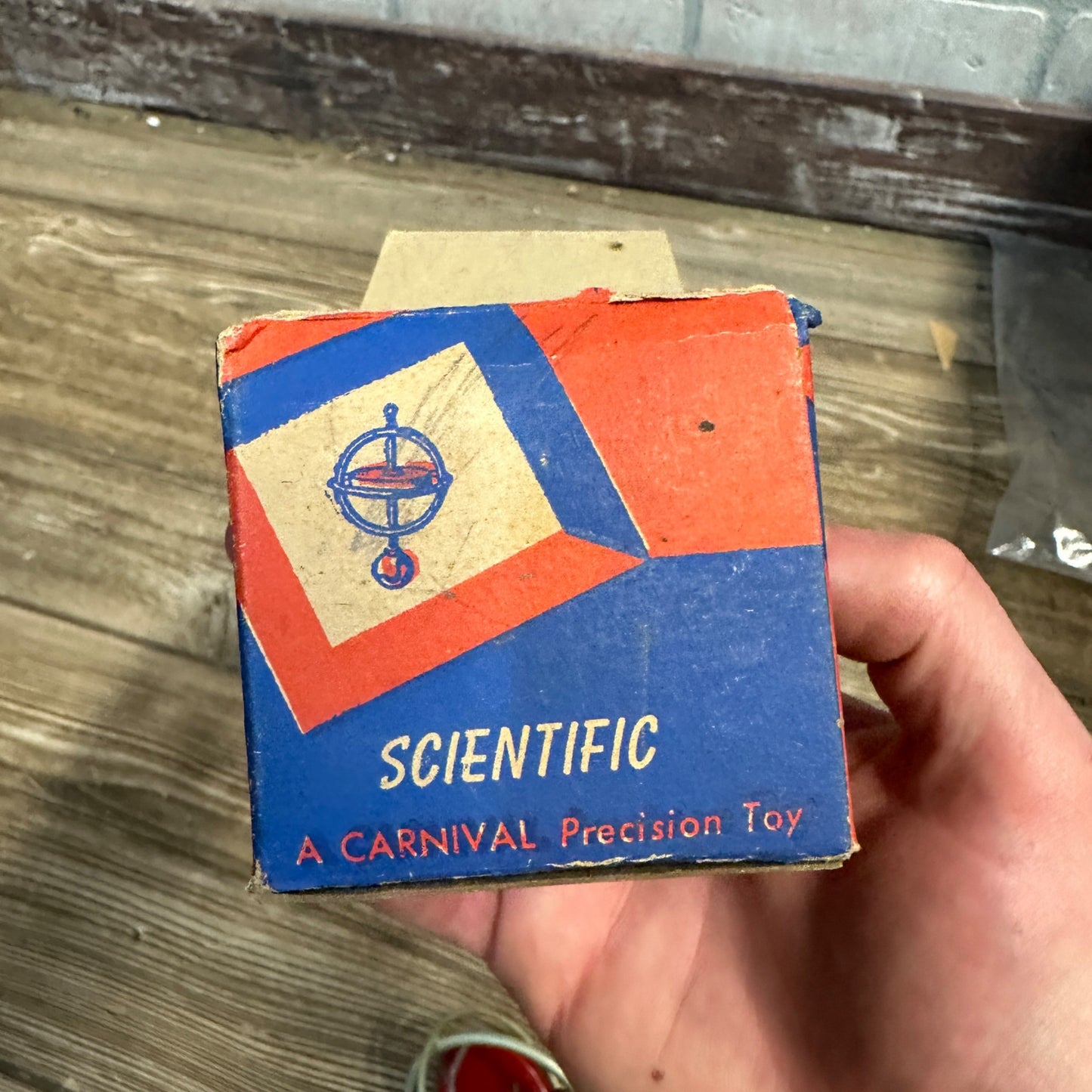 VINTAGE GYROSCOPIC SPINNING TOP TOY WITH BOX CYCLONE GYRO CARNIVAL TOY MFG CO