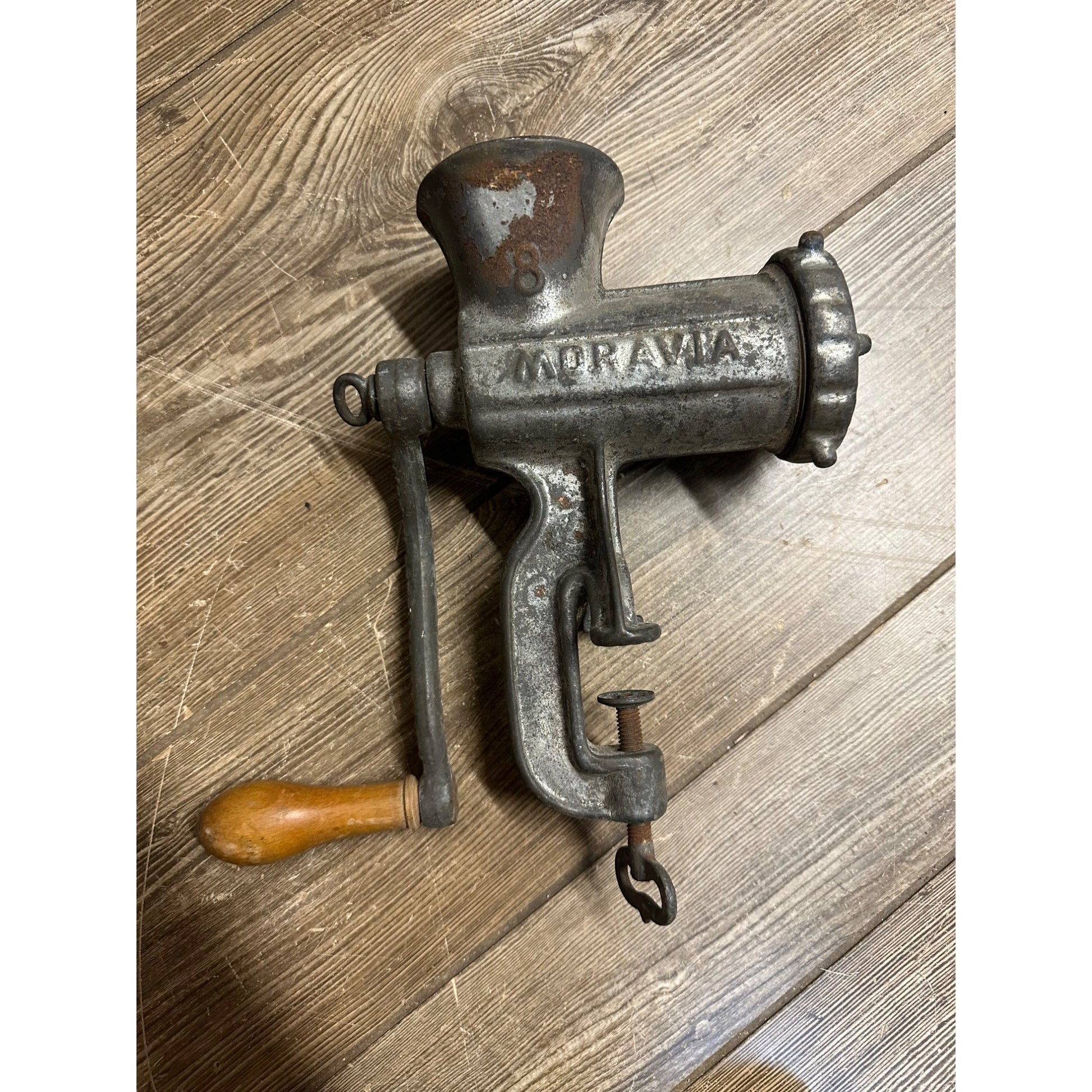 VINTAGE 1930S MORAVIA #8 CRANK MEAT GRINDER CHOPPER CZECHOSLOVAKIA CAST IRON