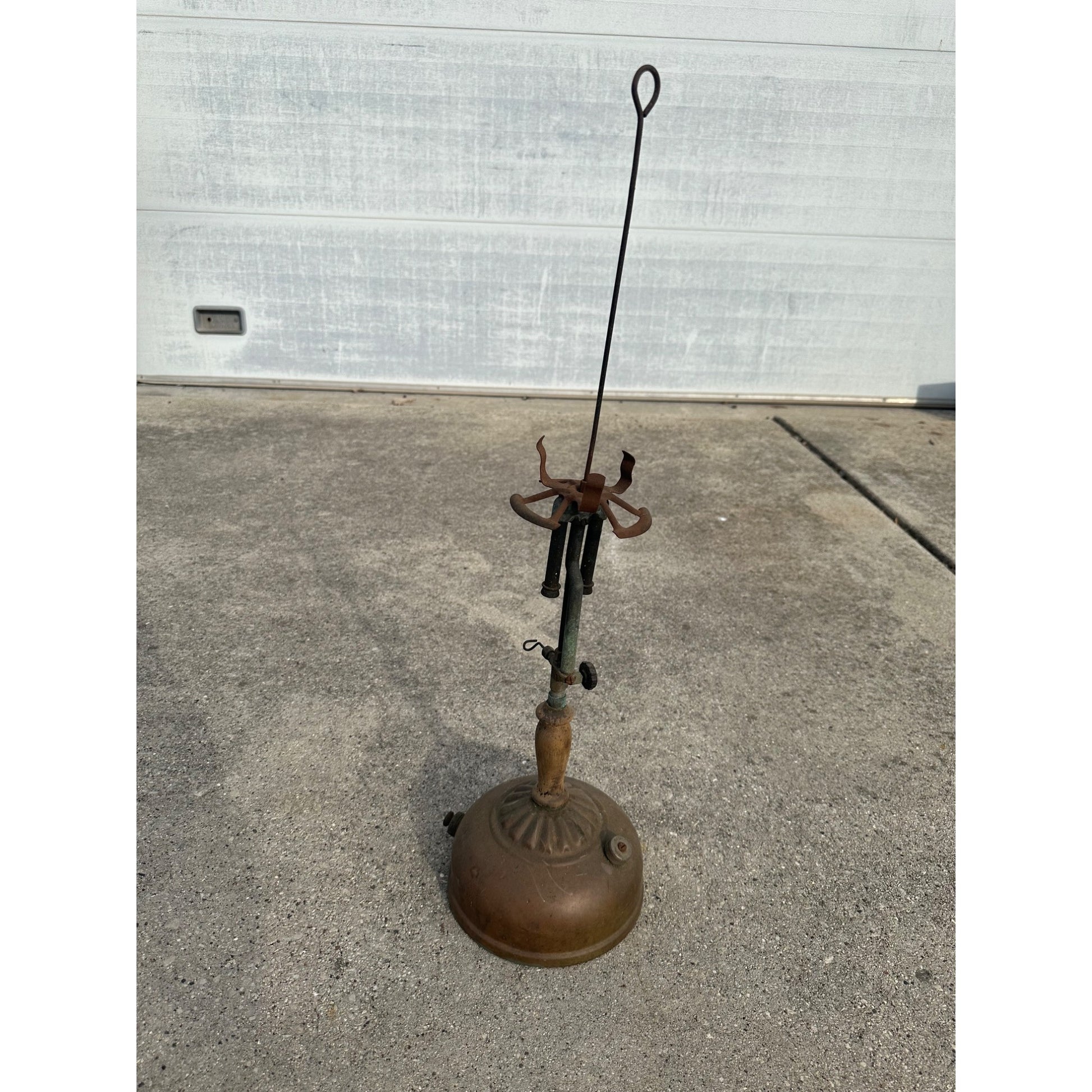 Antique Early Coleman Model 131 or 132 Table Lamp Lantern