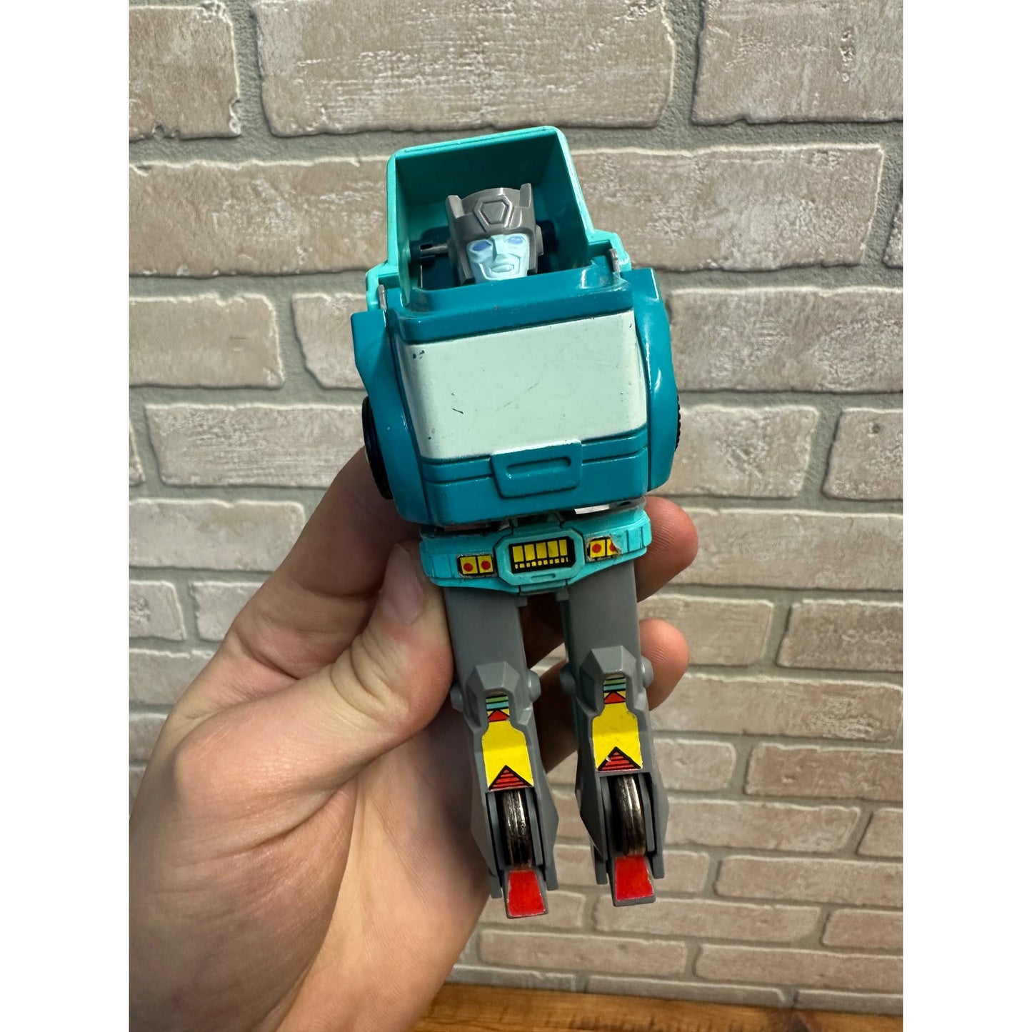 Vintage Transformers G1 Autobot Cars Kup Action Figure Hasbro 1986