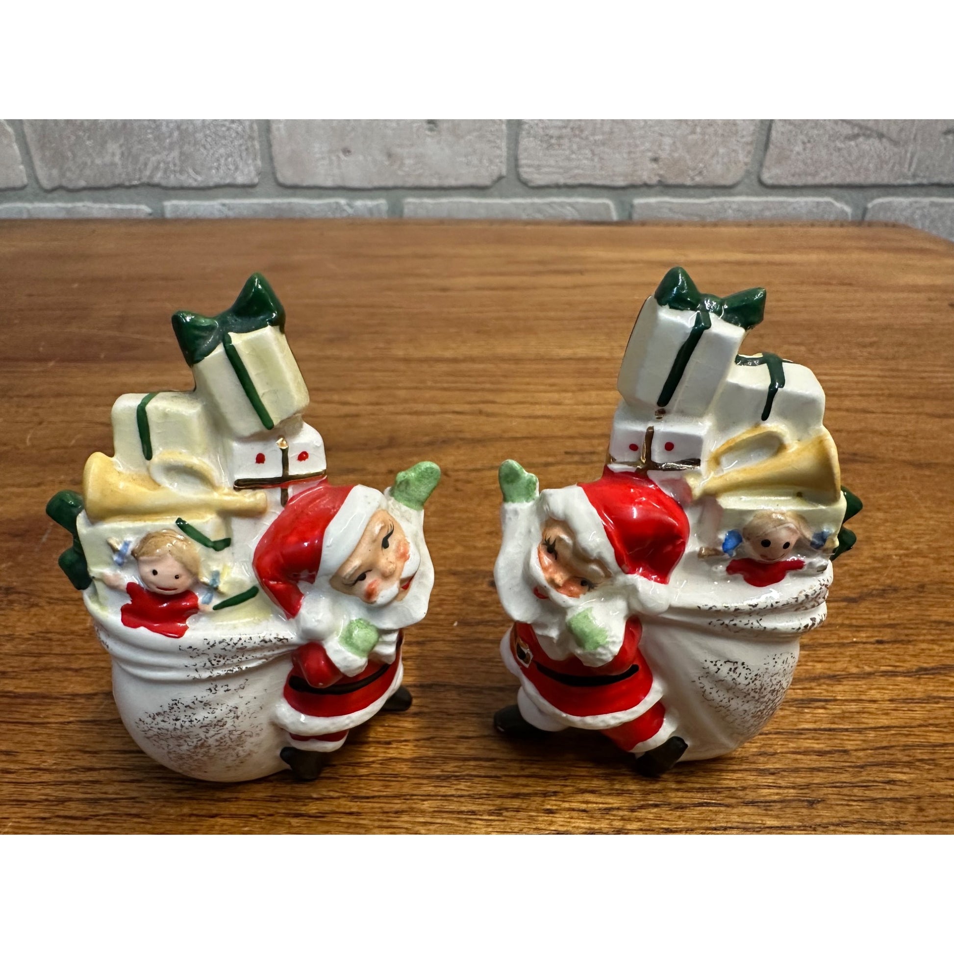 Rare Vintage MCM Lefton Santa Claus Pair Toy Sacks Christmas Salt Pepper Shakers