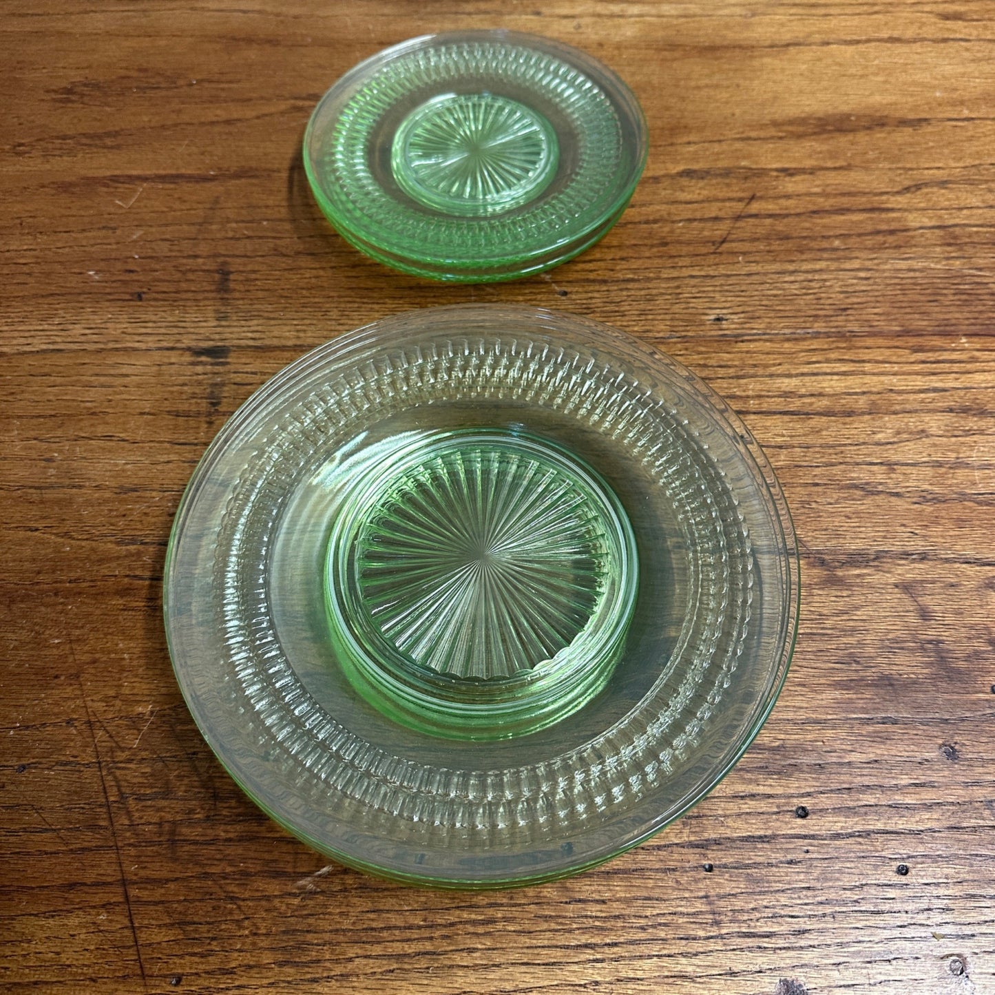 8pc Uranium Glass 6-1/4" Dessert & 8-1/2" Dinner Plate Set Green Depression Glass