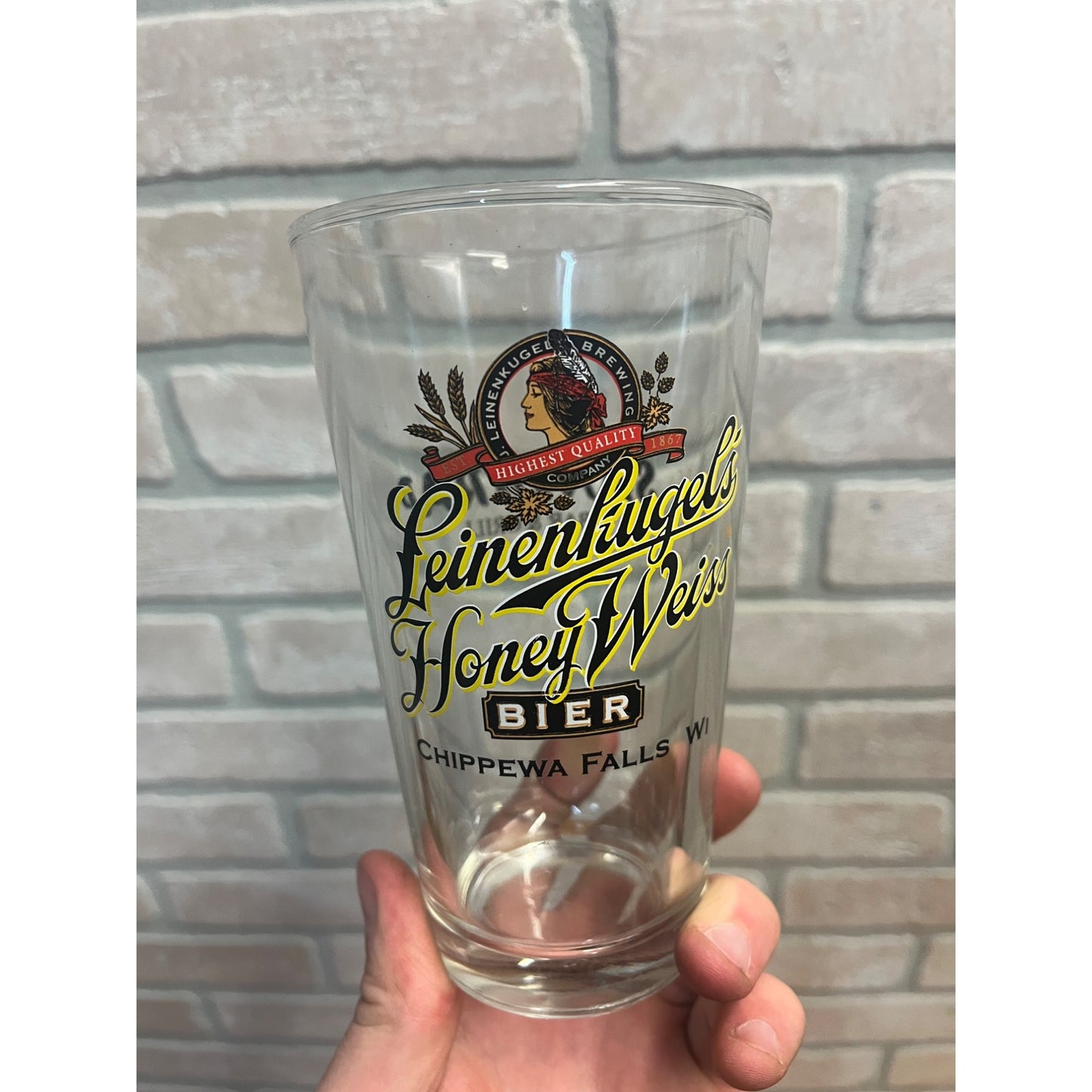 Leinenkugel's Honey Weiss Bier Beer Pint Glass (Sandtrap Bar, Lakewood Wis)