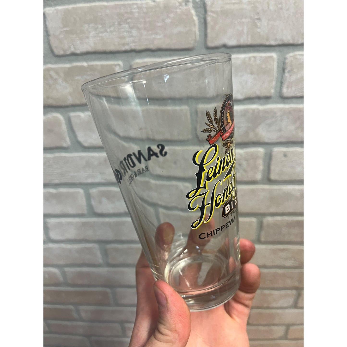 Leinenkugel's Honey Weiss Bier Beer Pint Glass (Sandtrap Bar, Lakewood Wis)