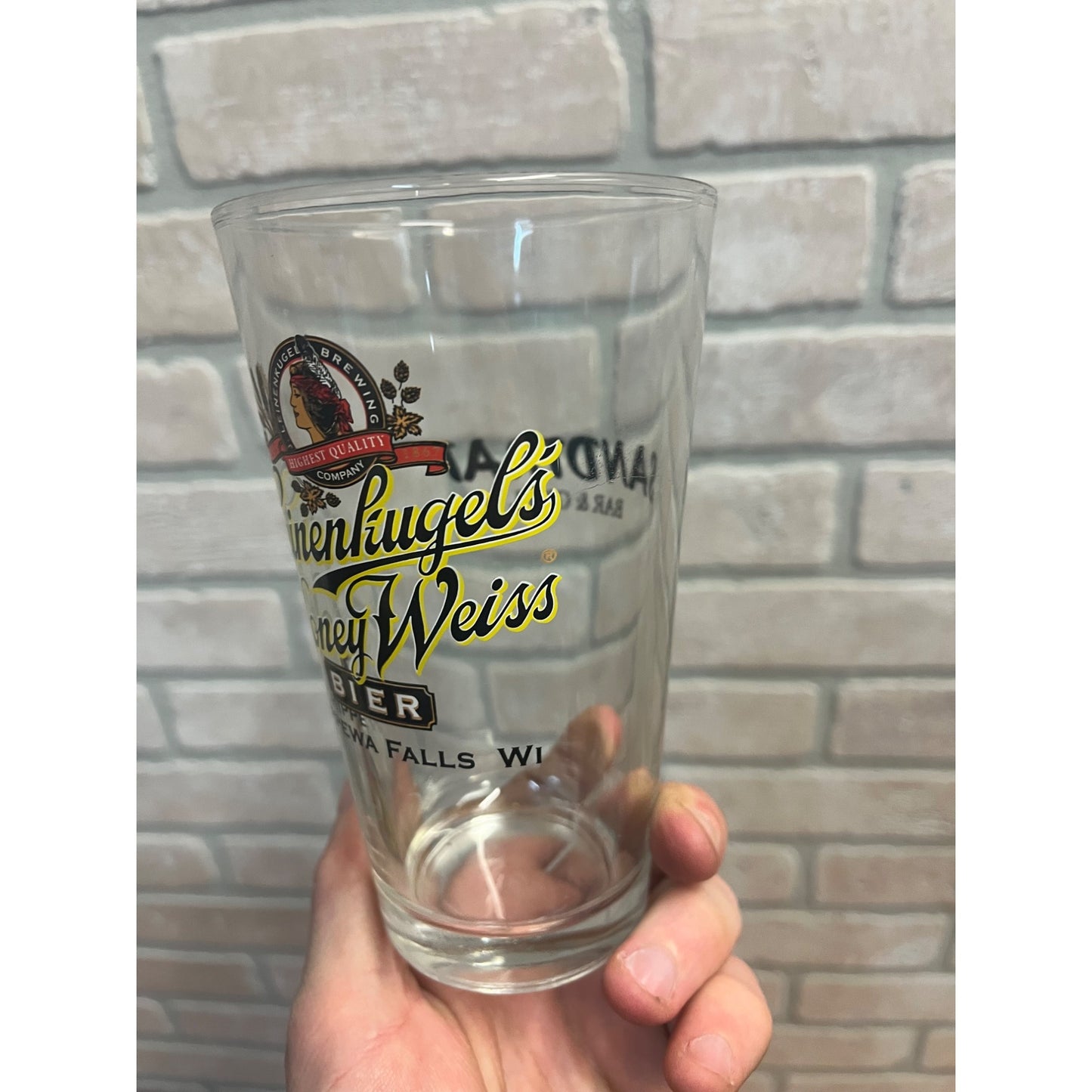 Leinenkugel's Honey Weiss Bier Beer Pint Glass (Sandtrap Bar, Lakewood Wis)