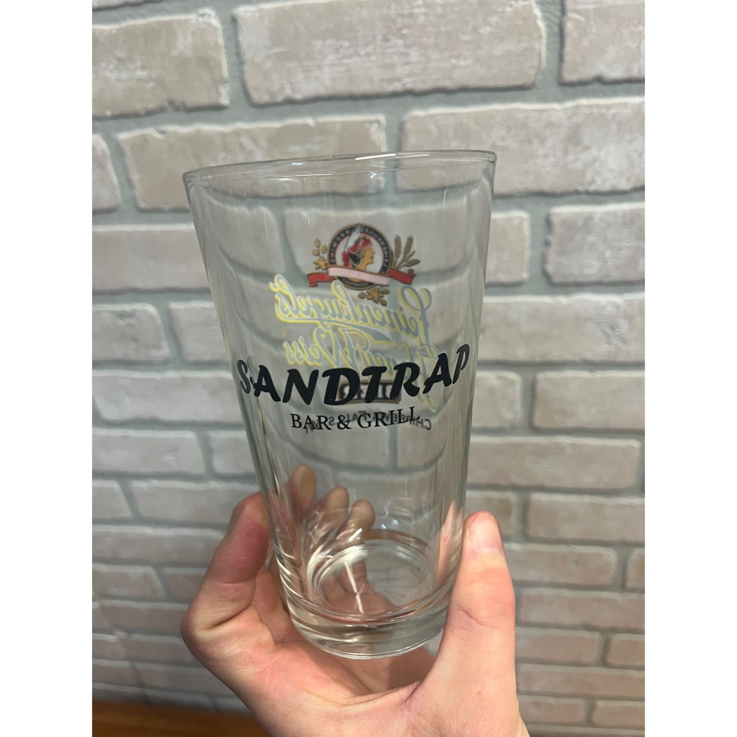Leinenkugel's Honey Weiss Bier Beer Pint Glass (Sandtrap Bar, Lakewood Wis)
