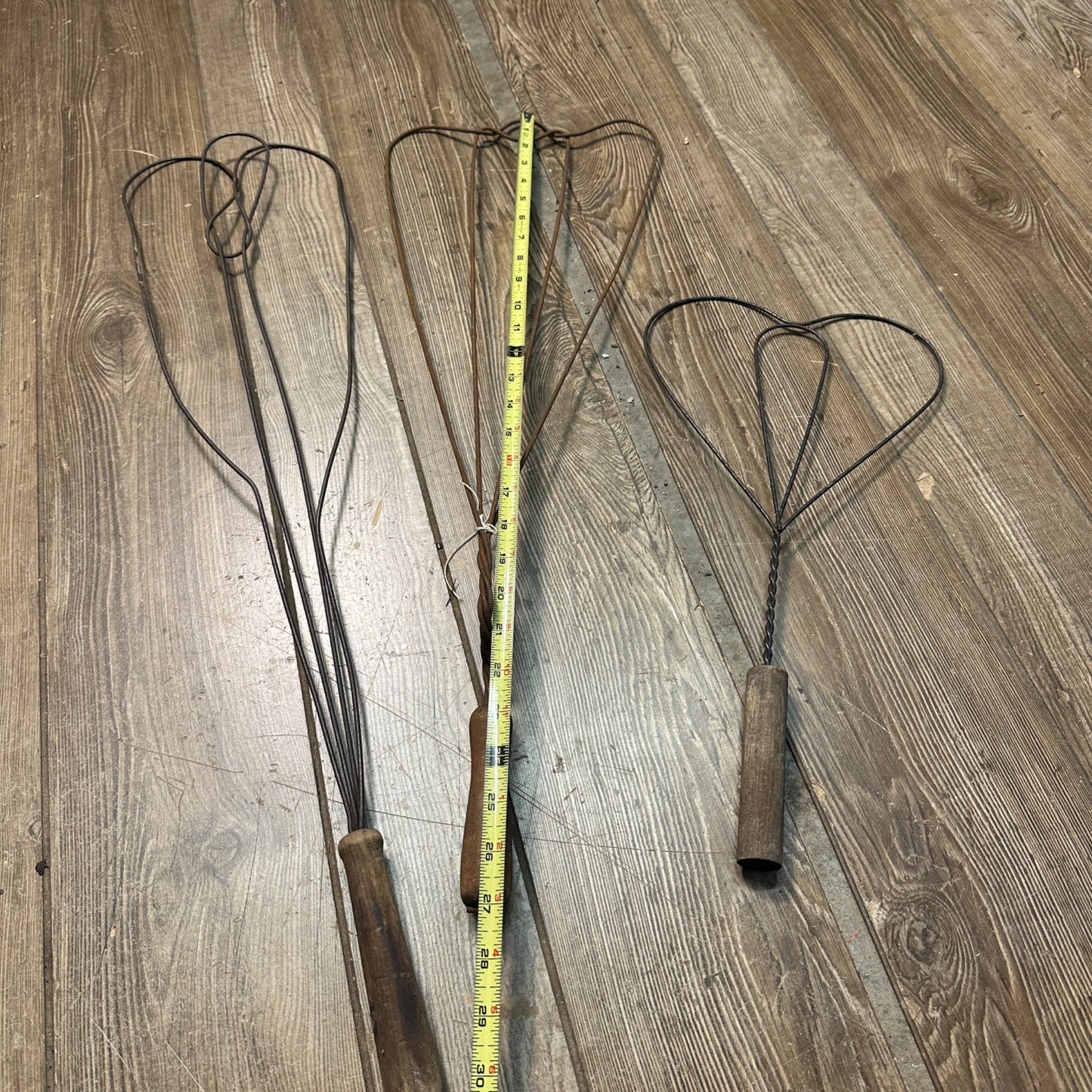 (3) Antique Primitive Wire Rug Beaters Tools Rustic Farmhouse Clothes