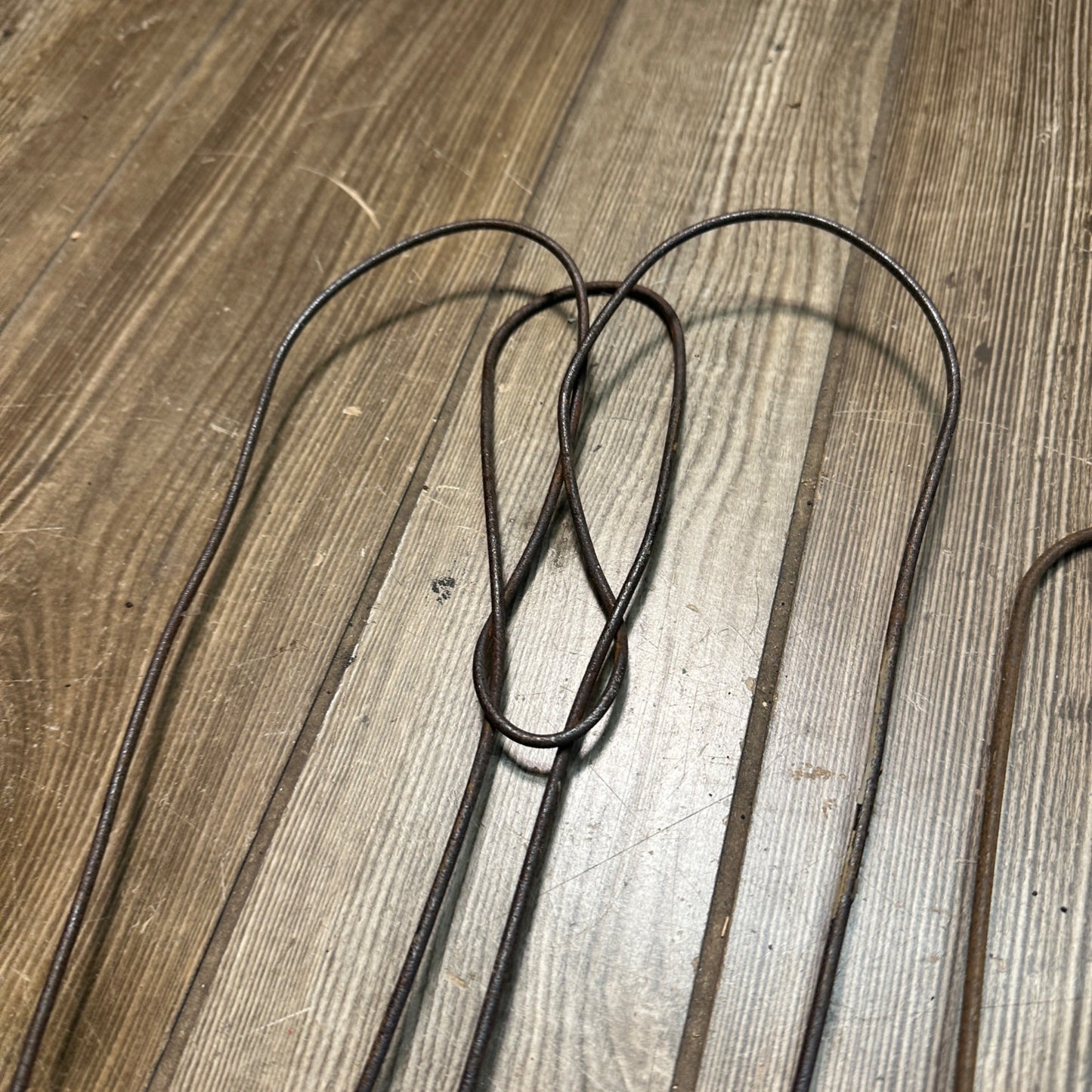 (3) Antique Primitive Wire Rug Beaters Tools Rustic Farmhouse Clothes