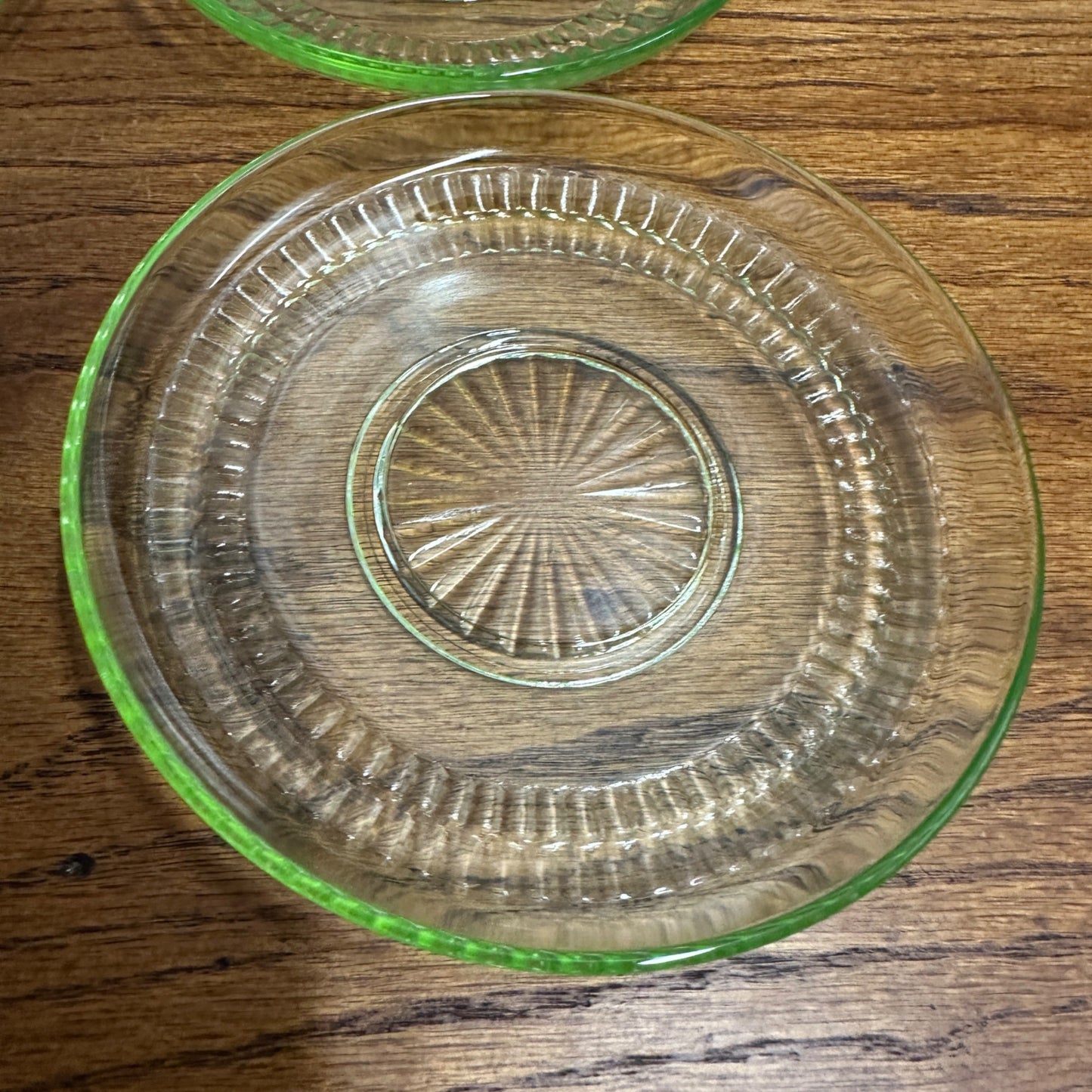 4pc Anchor Hocking Roulette Dessert Tea Cup Saucer Plates Uranium Vasline Depression Glass