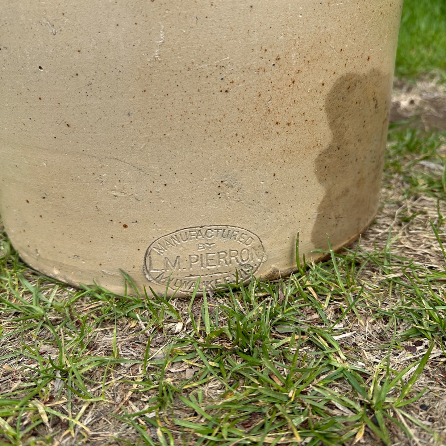 Antique 6 Gallon L.M. Pierron Milwaukee Stoneware Crock Salt Glaze