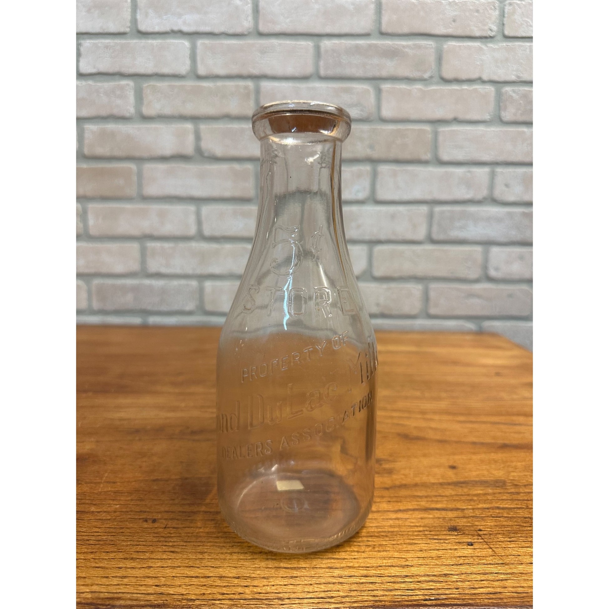 Vintage Fond du Lac Milk Association Bottle Quart Farm Dairy Wisconsin Wis WI