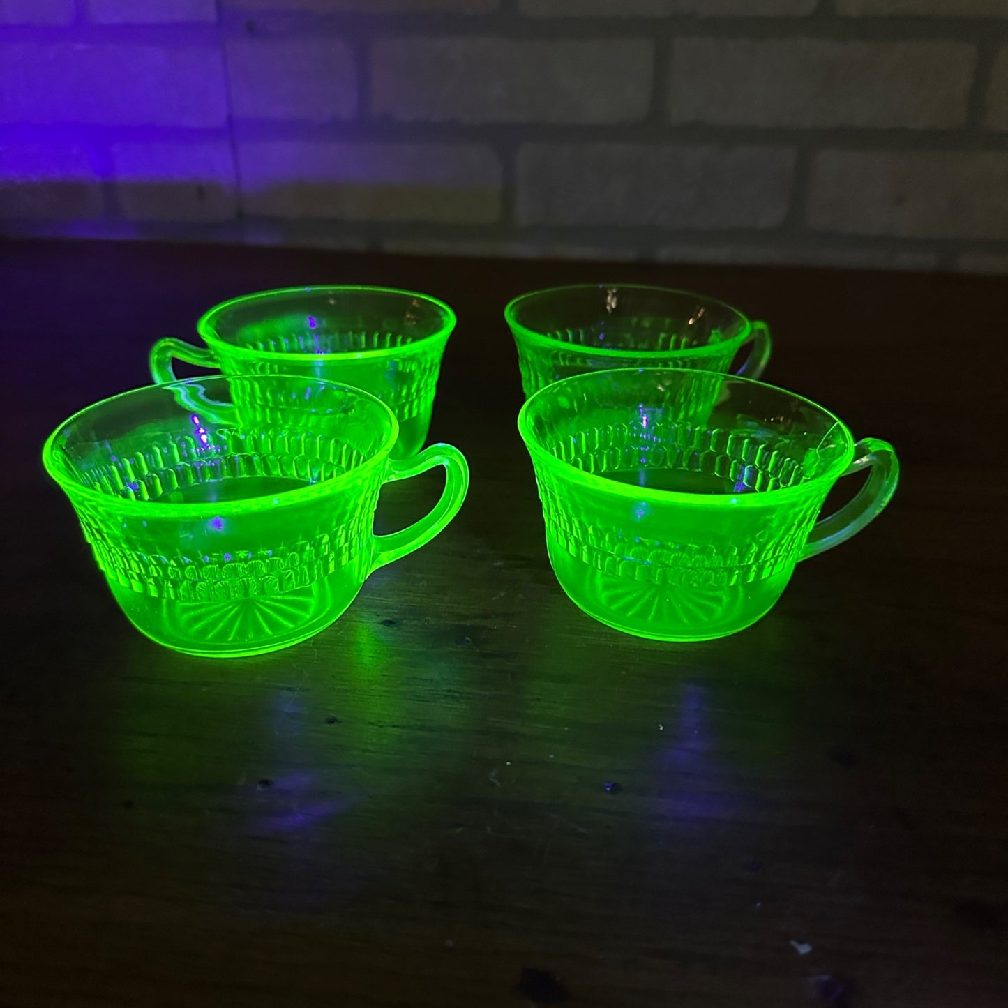 (4) Uranium Glass Anchor Hocking Coffee Punch Tea Cups Roulette Depression