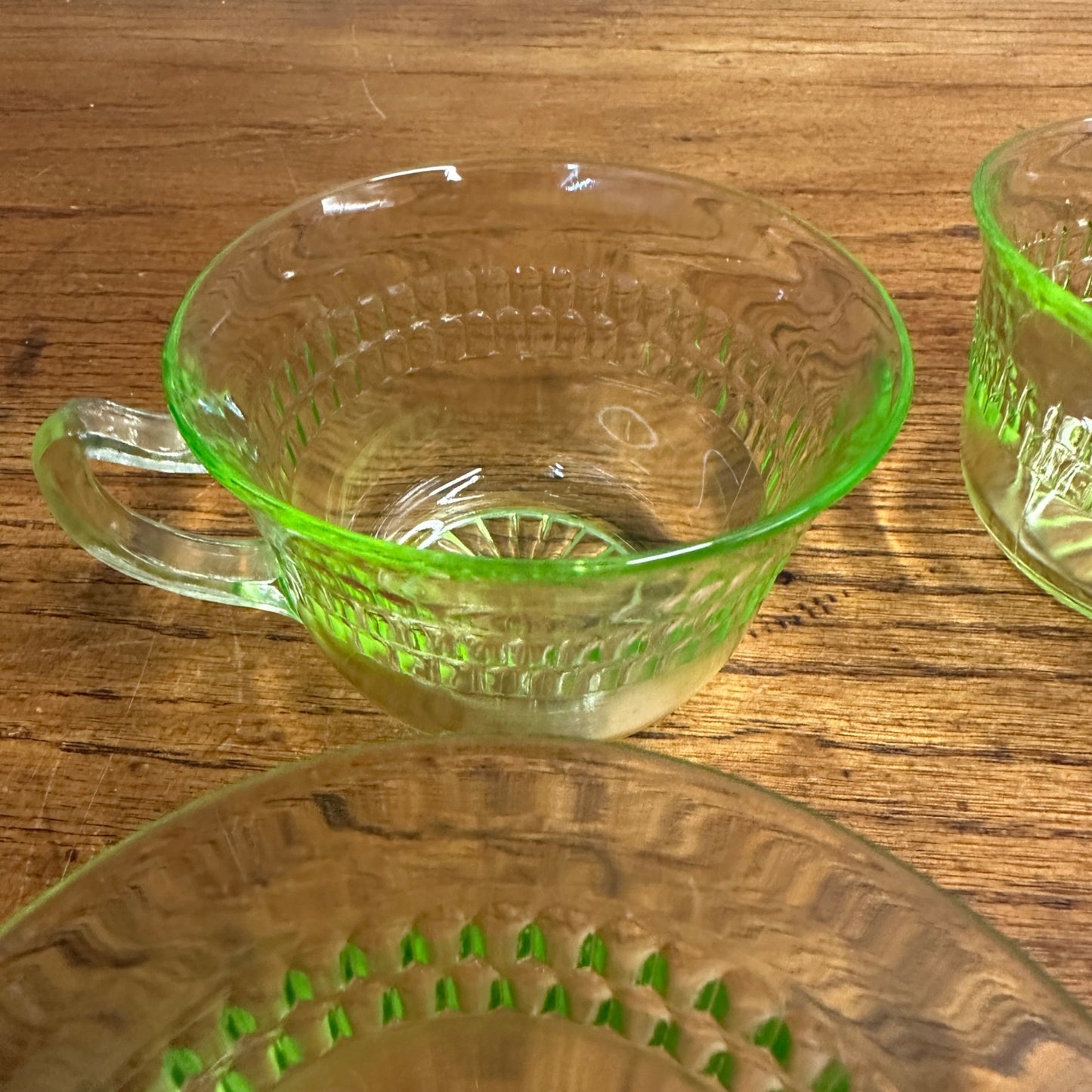 (4) Uranium Glass Anchor Hocking Coffee Punch Tea Cups Roulette Depression