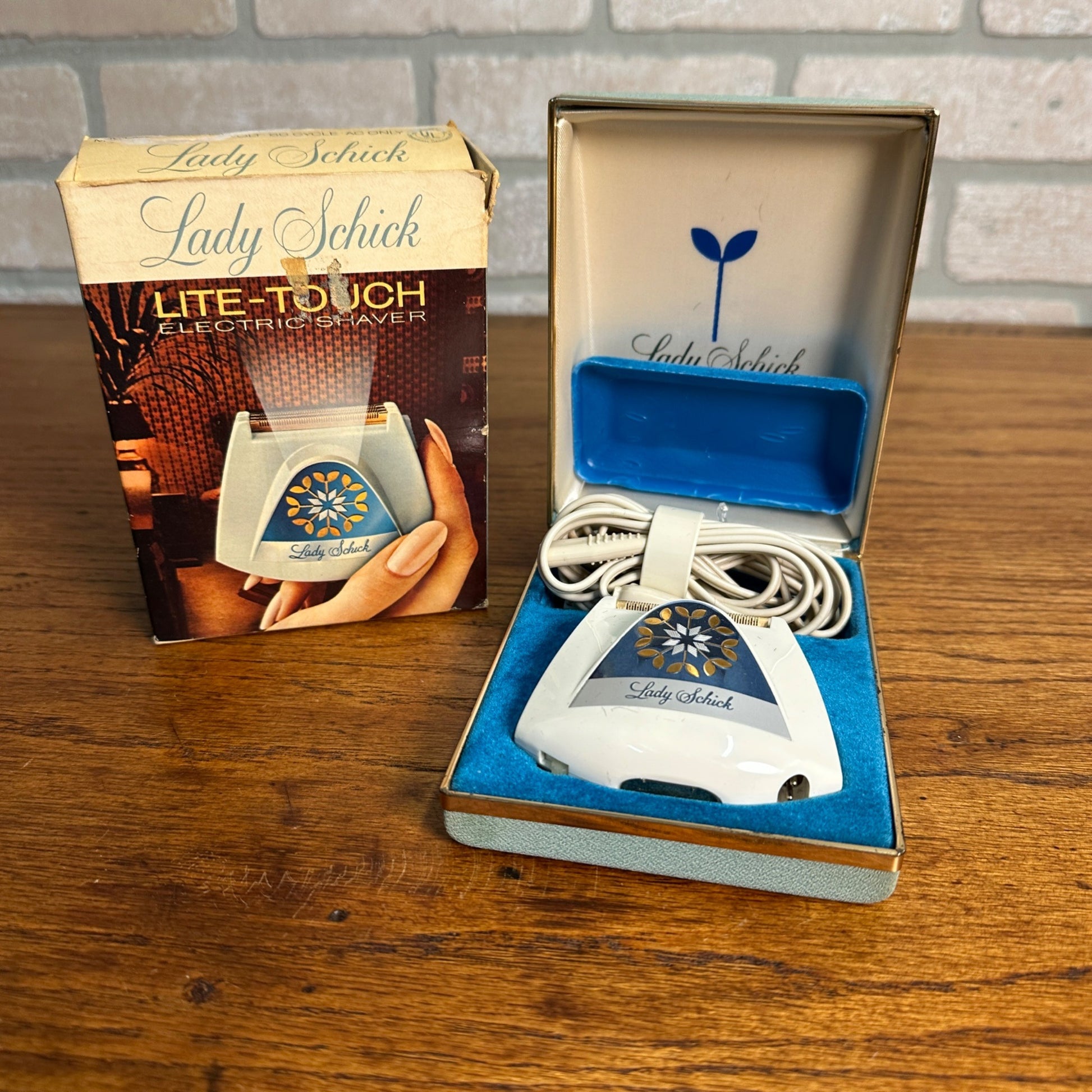 Vintage Lady Schick Lite-touch Model 117 Electric Razor Shaver Womens Works!