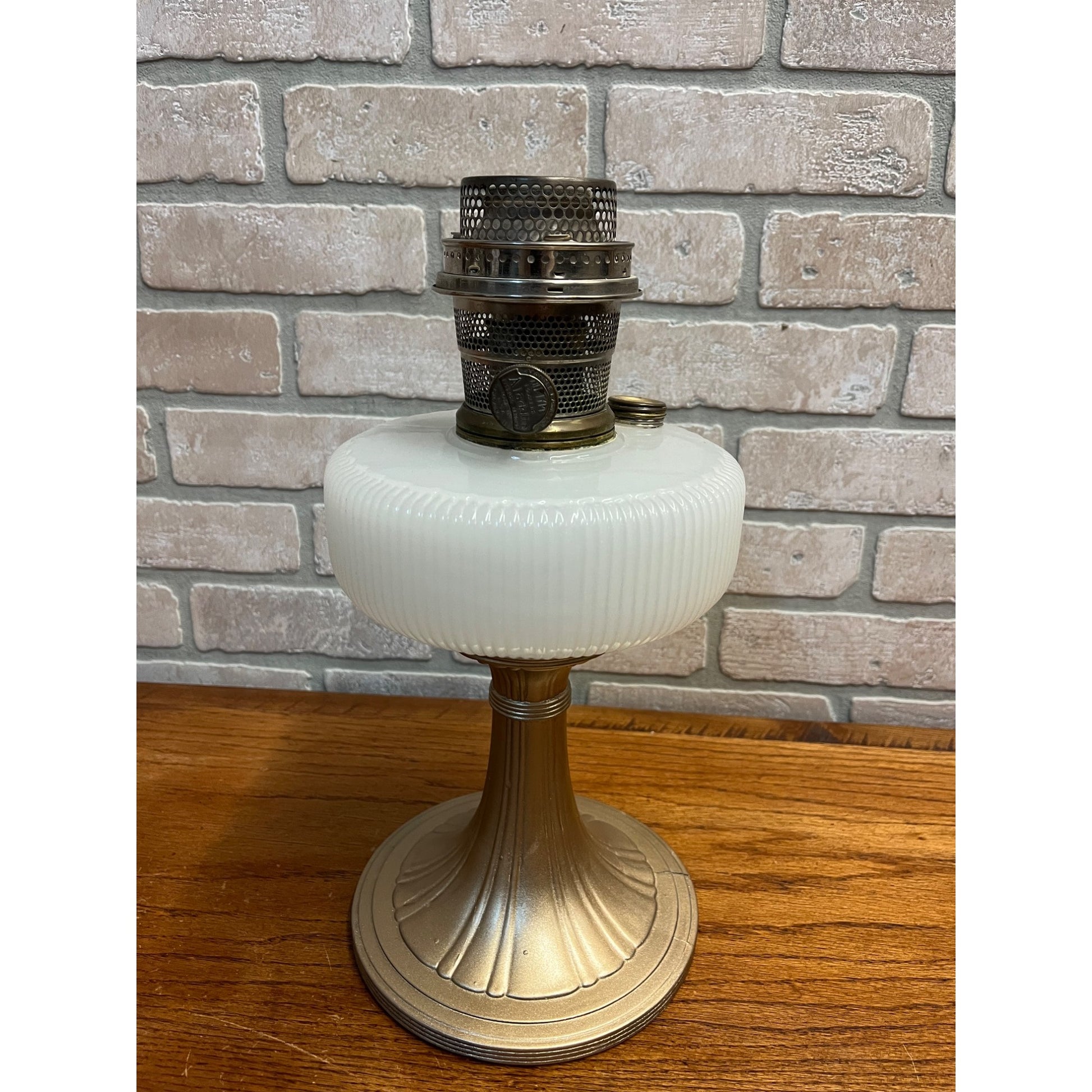 Aladdin Queen White Moonstone Oil Lamp w/ NuType Model B Burner