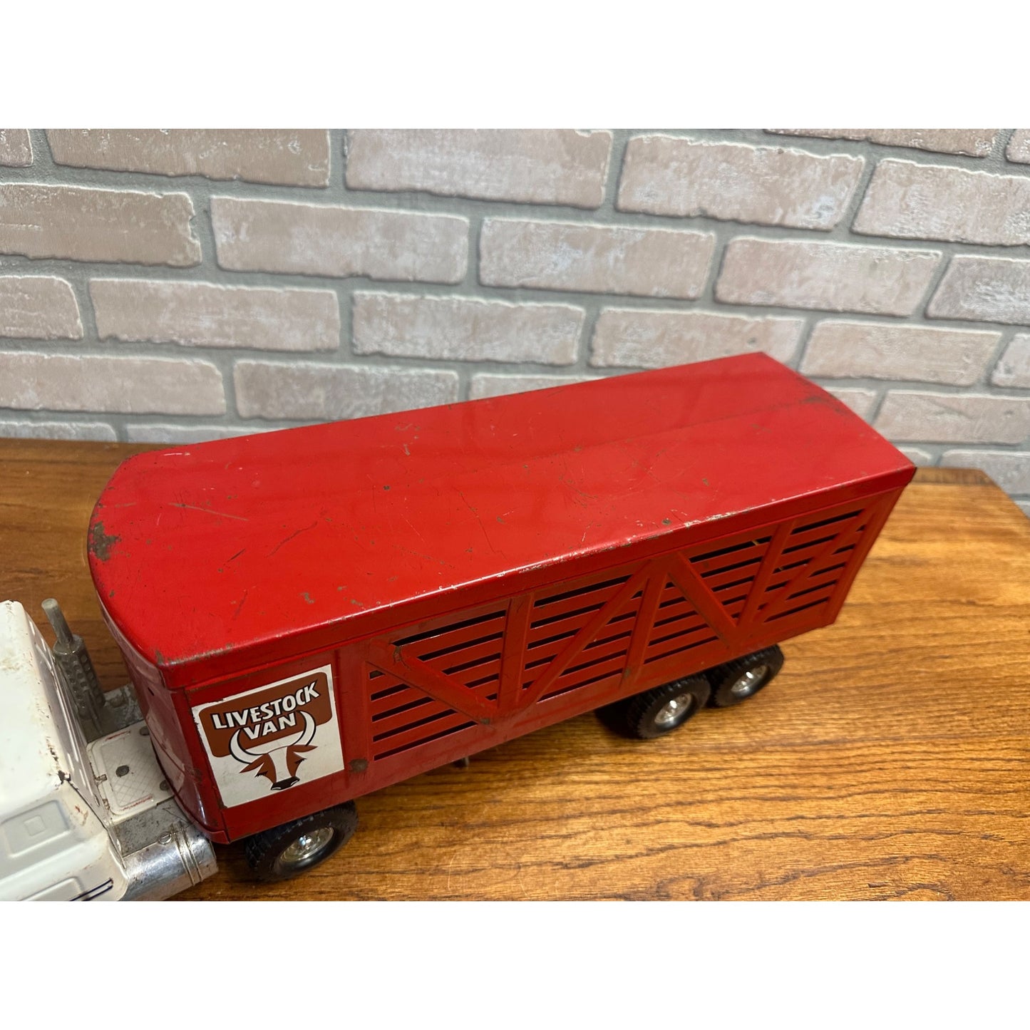 Vintage Ertl International Transtar Livestock Van Pressed Steel Toy Truck