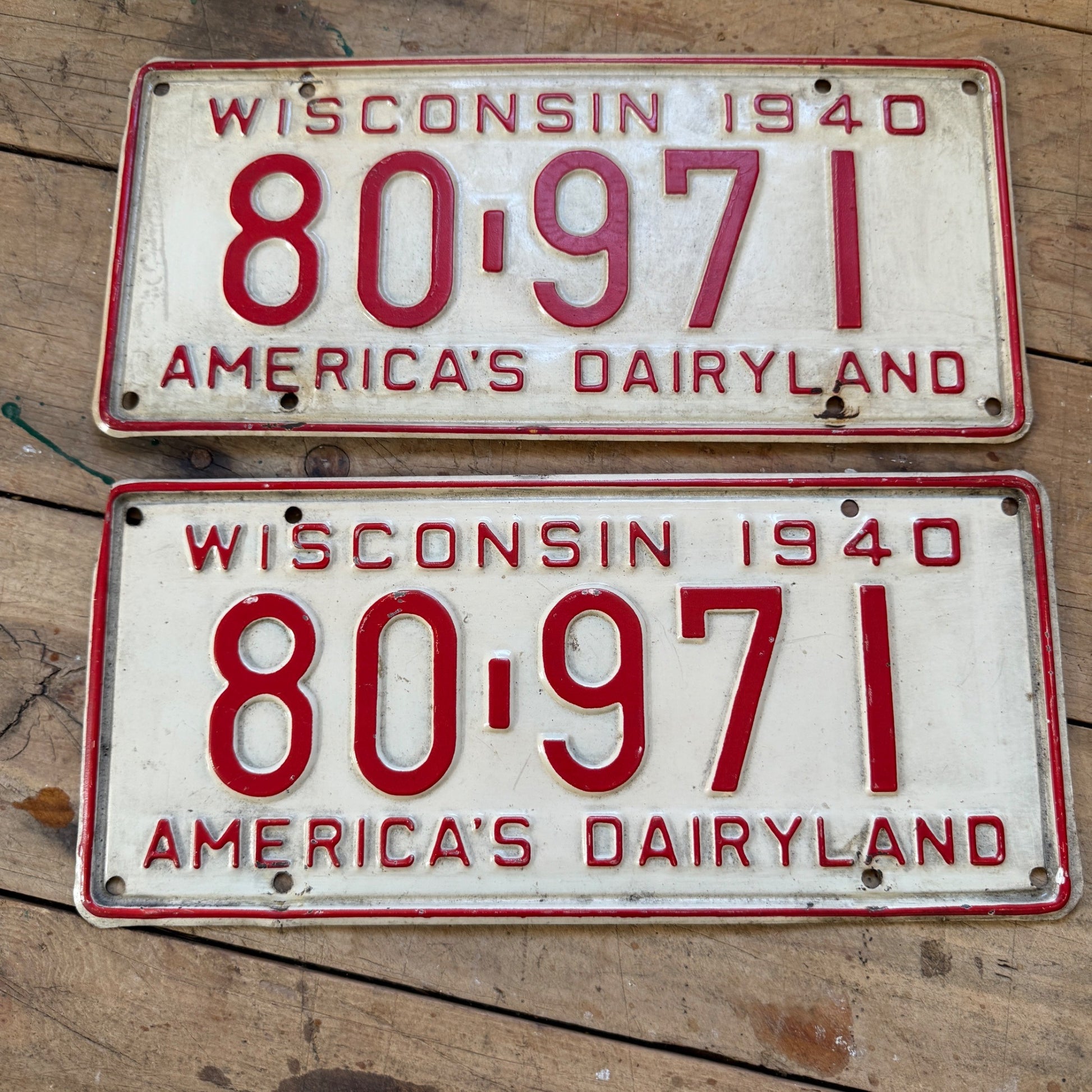 1940 Wisconsin License Plate Pair Americas Dairyland 40 Tag