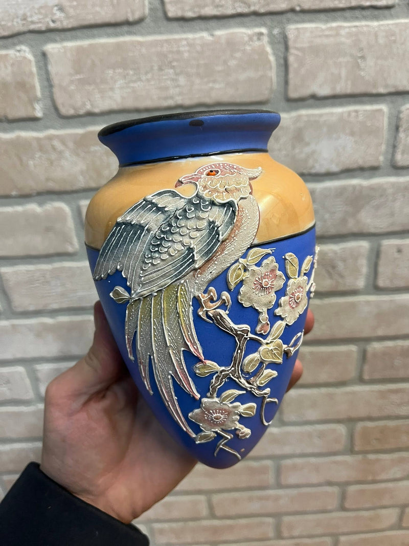 Ceramics & Pottery & China