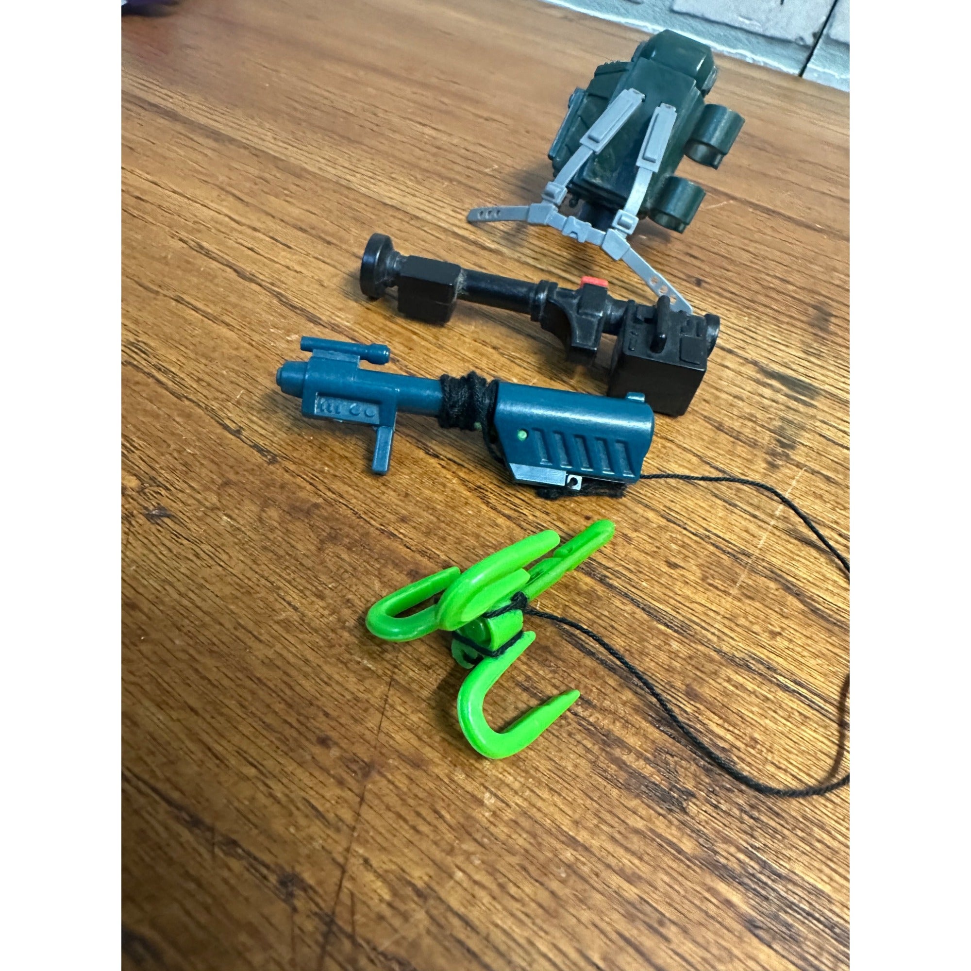 1993 Jurassic Park Robert Muldoon & Ellie Sattler Accessories Parts