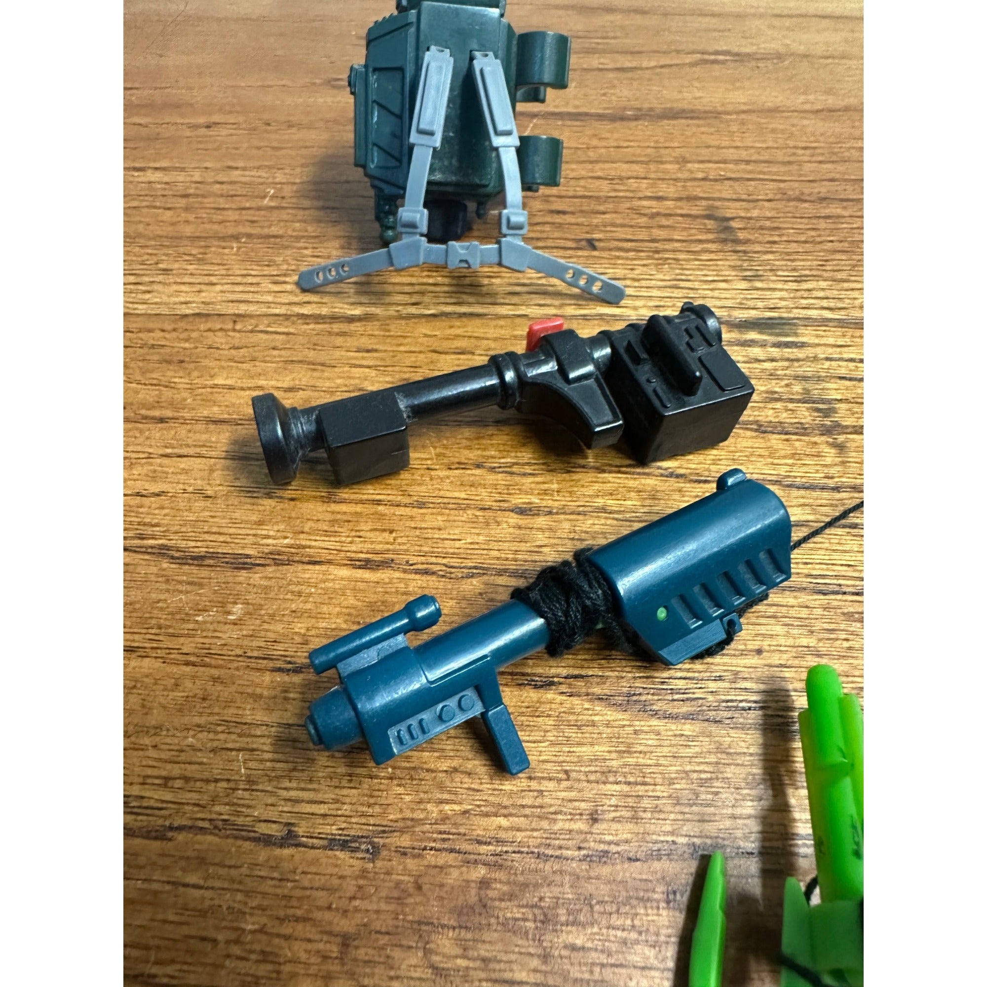 1993 Jurassic Park Robert Muldoon & Ellie Sattler Accessories Parts