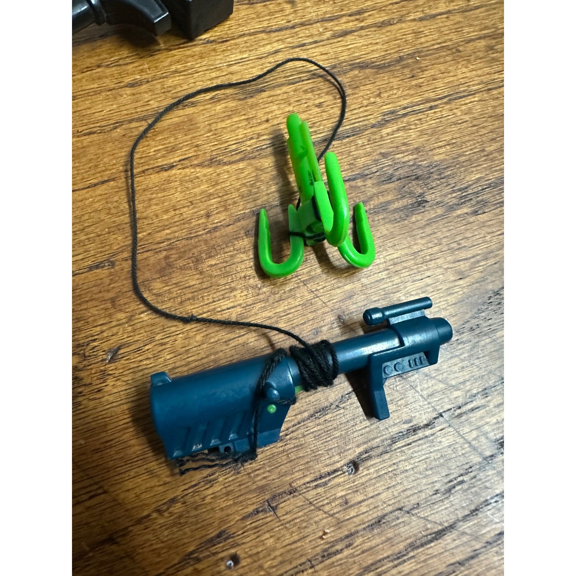 1993 Jurassic Park Robert Muldoon & Ellie Sattler Accessories Parts