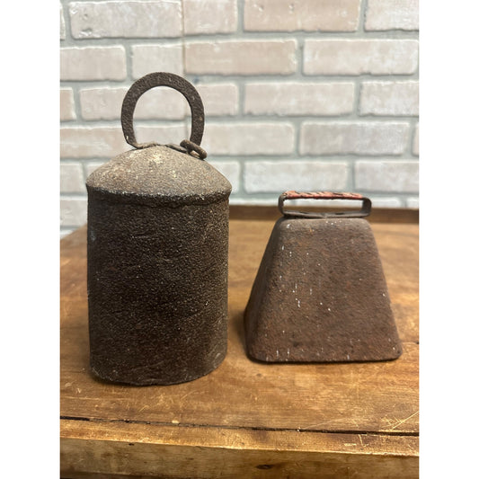 ANTIQUE PRIMITIVE OLD STEEL COW BELLS SHEEP BULL FARM LOT (2) EARLY