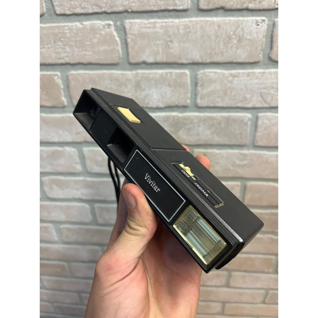 Vintage Vivitar 600 Camera Point and Shoot - Untested