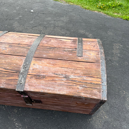 Antique Primitive Hunchback Immigrants Wooden Trunk w/ Key