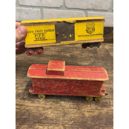 Vintage c1930s Strombecker Wooden Railroad Cars Union Pacific Fruit Express ++
