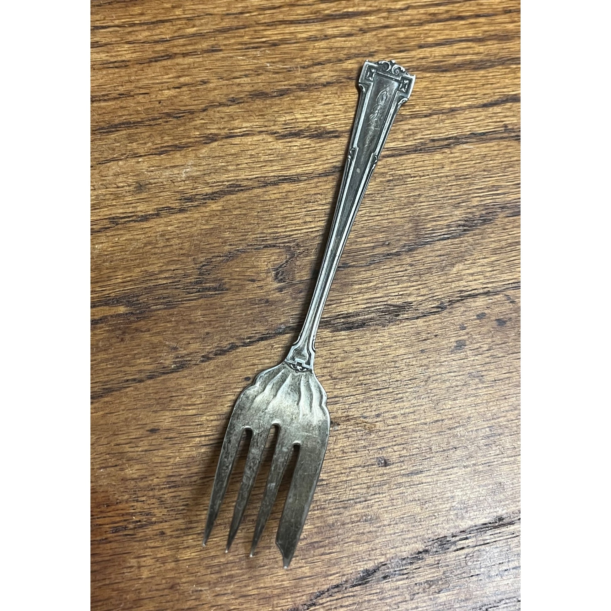 Wallace Dauphine Sterling Silver Salad Fork Mono Arts & Crafts 26.01 grams