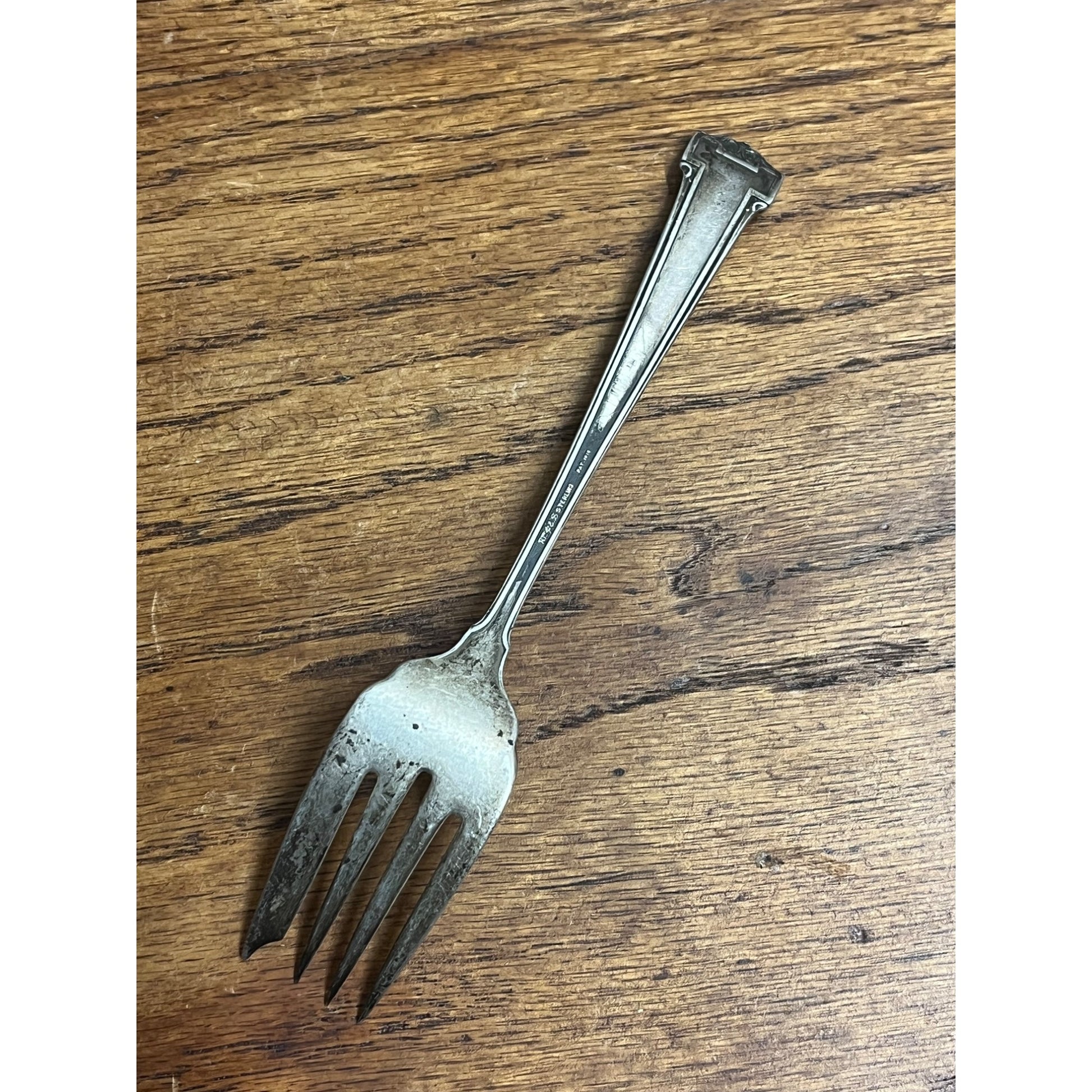 Wallace Dauphine Sterling Silver Salad Fork Mono Arts & Crafts 26.01 grams