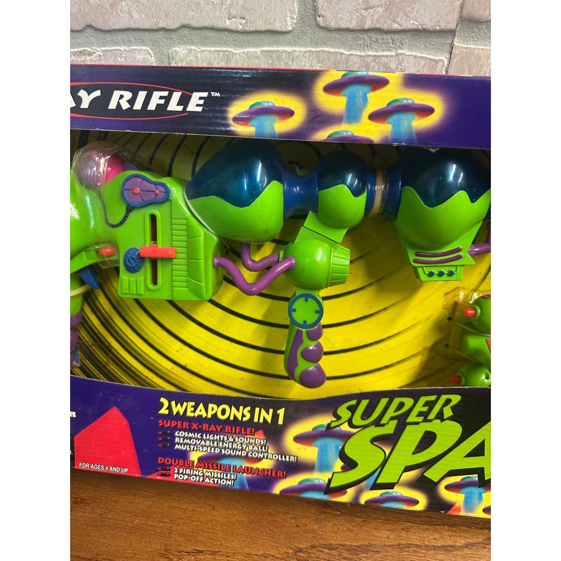 Super Space Ray Gun X-Ray Rifle Raygun BlasterTrendmasters Toy 1997 NEW