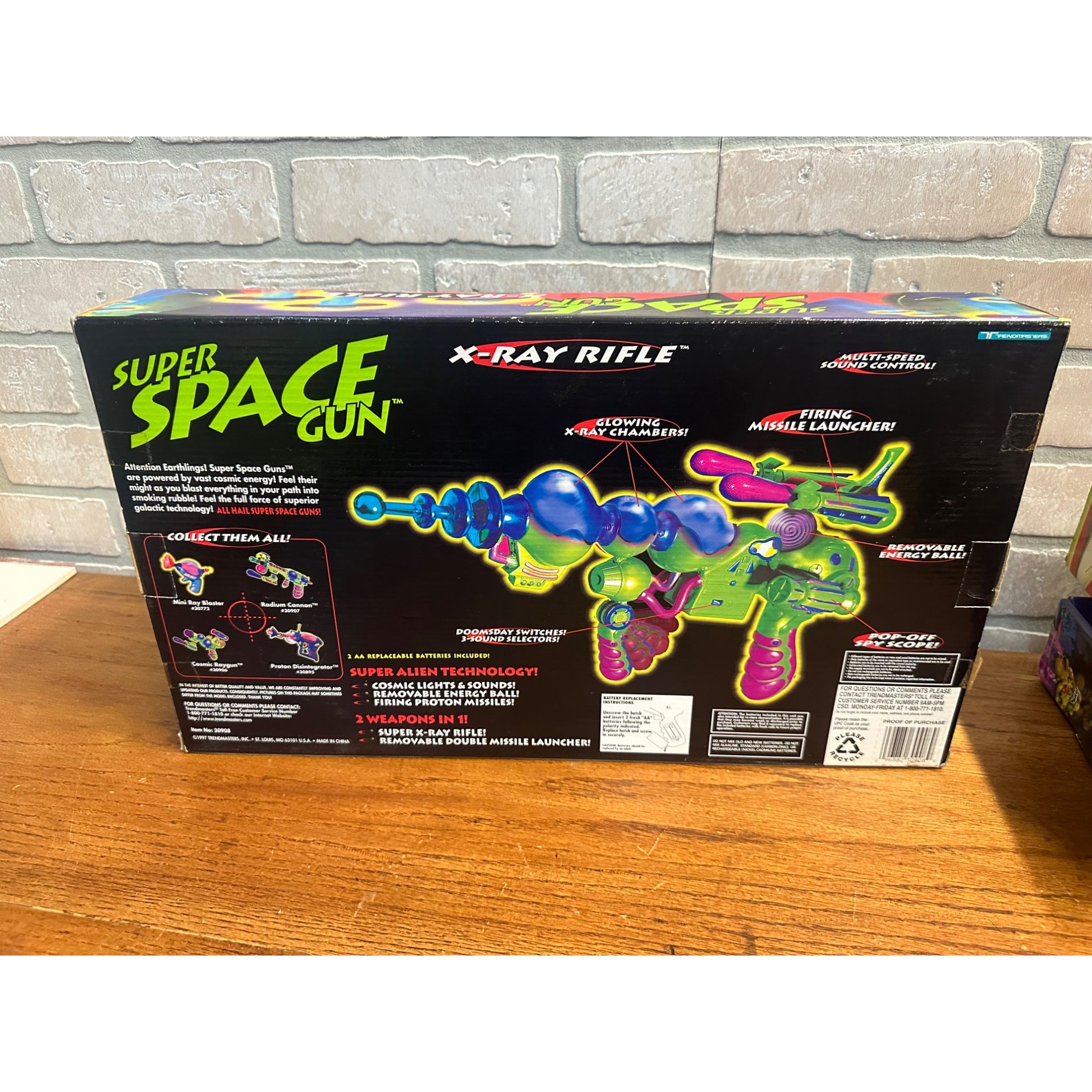Super Space Ray Gun X-Ray Rifle Raygun BlasterTrendmasters Toy 1997 NEW