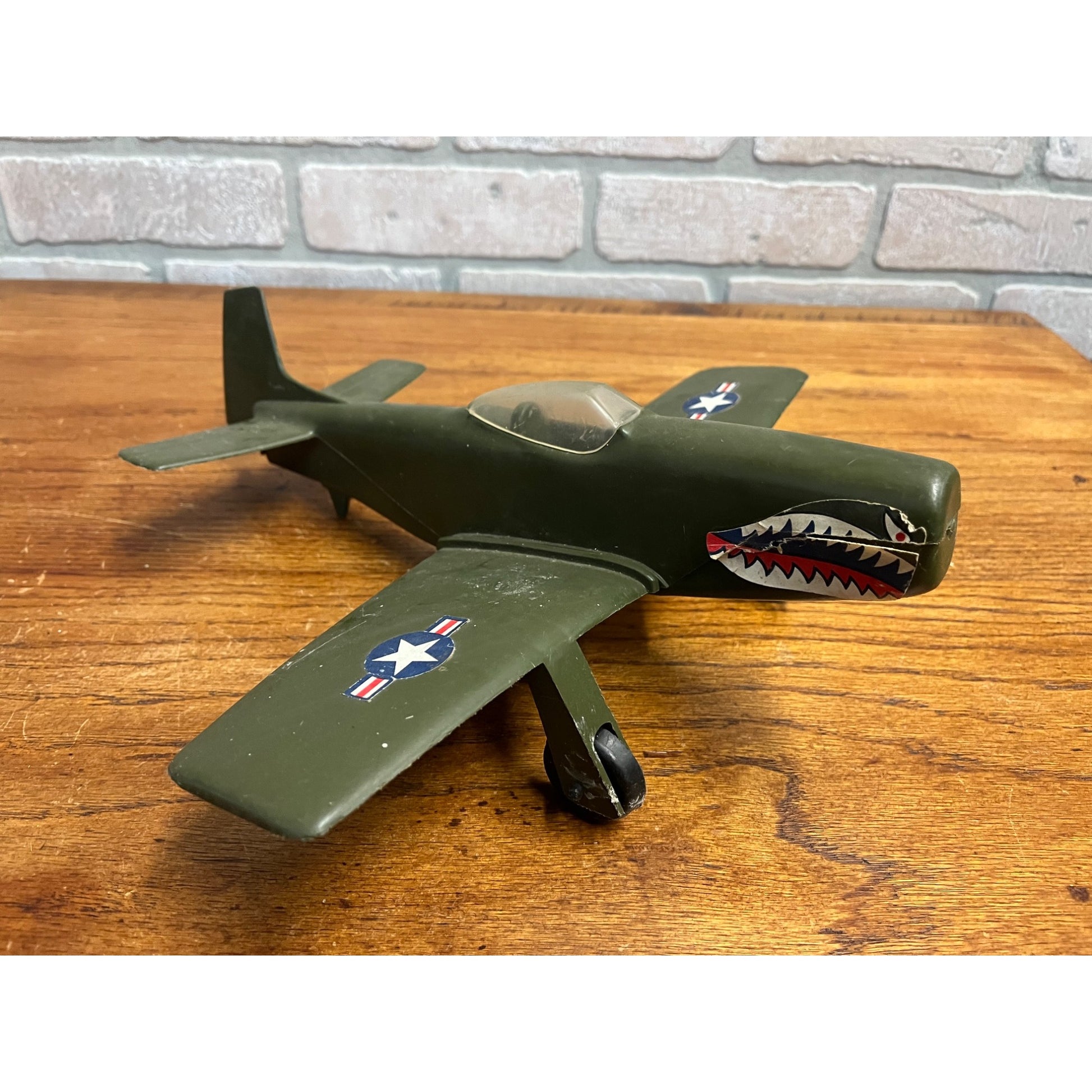 Vintage WWII Plastic P-51 Mustang Airplane US Army Green P51 - Gay Toys Inc.