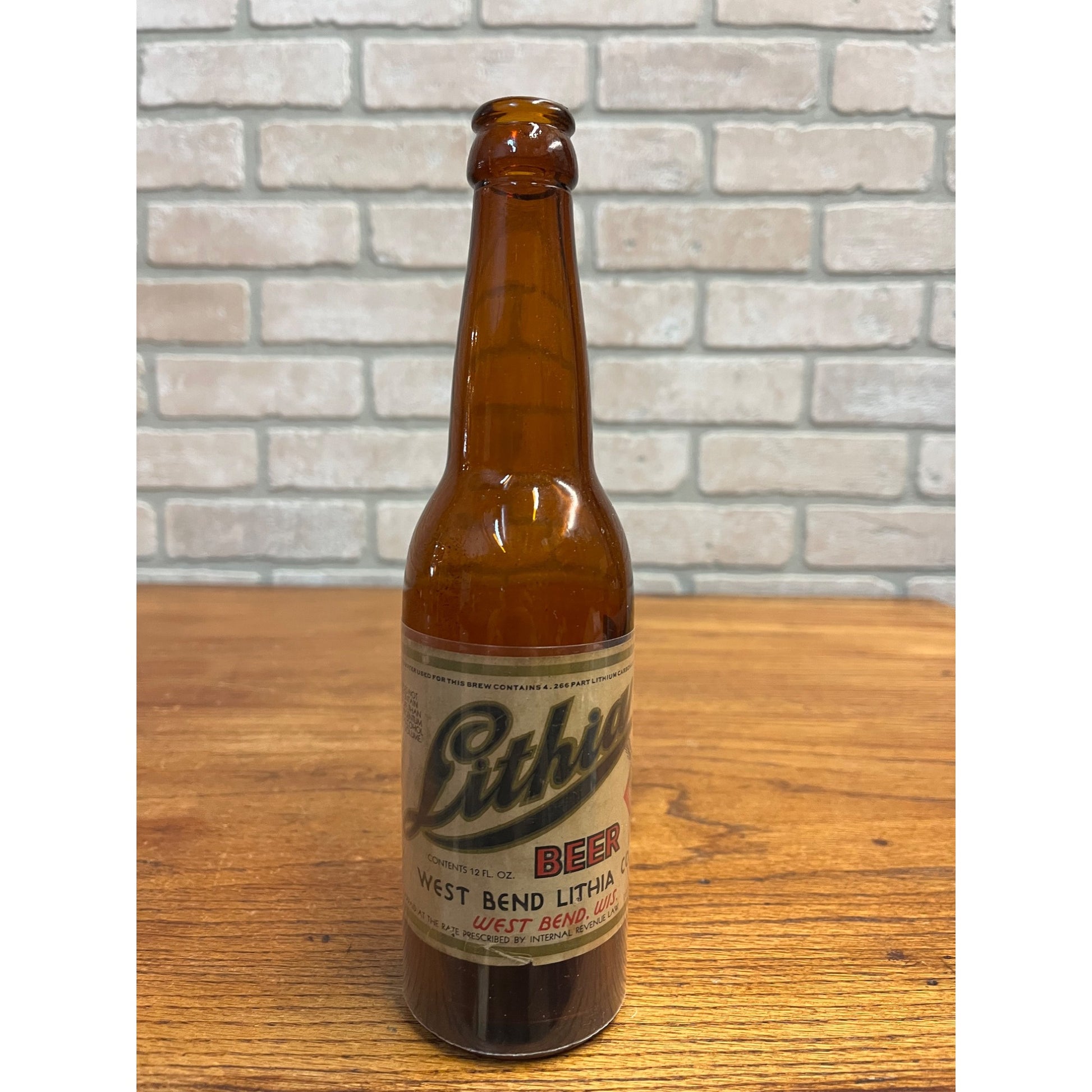 Vintage West Bend Lithia 12oz Paper Label Beer Bottle IRTP Wisconsin Wis