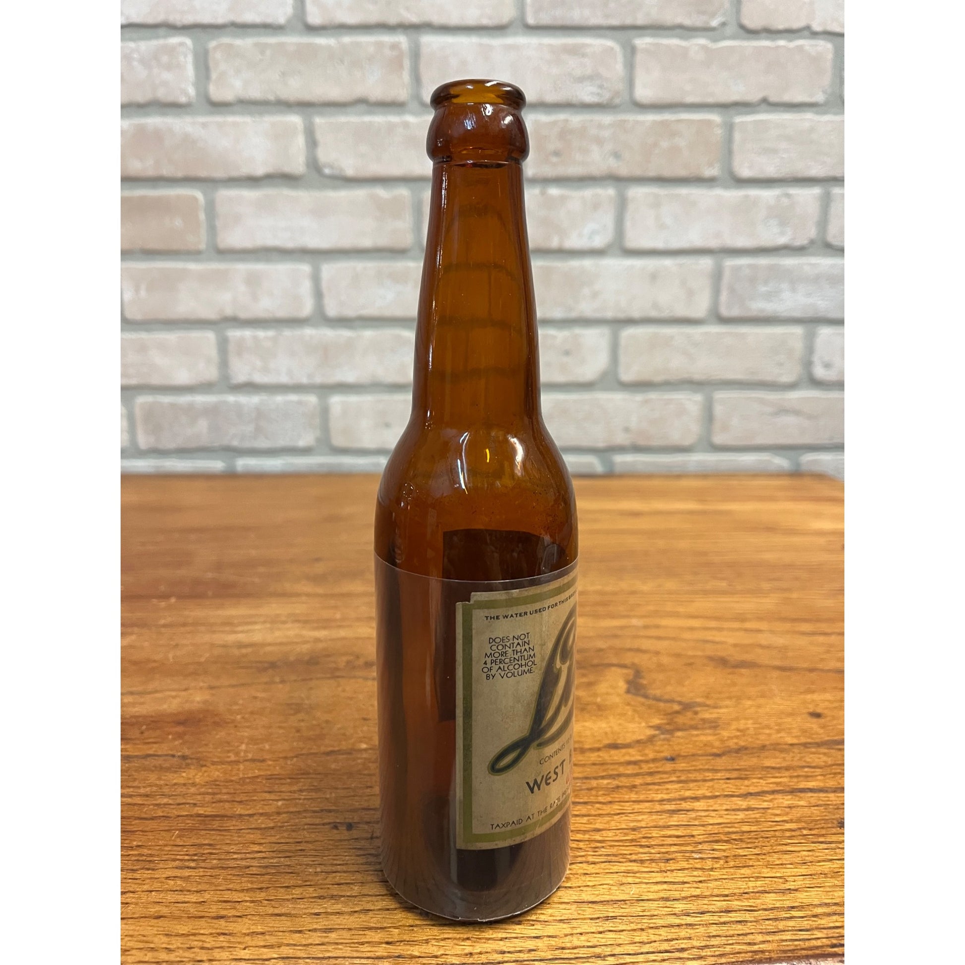 Vintage West Bend Lithia 12oz Paper Label Beer Bottle IRTP Wisconsin Wis