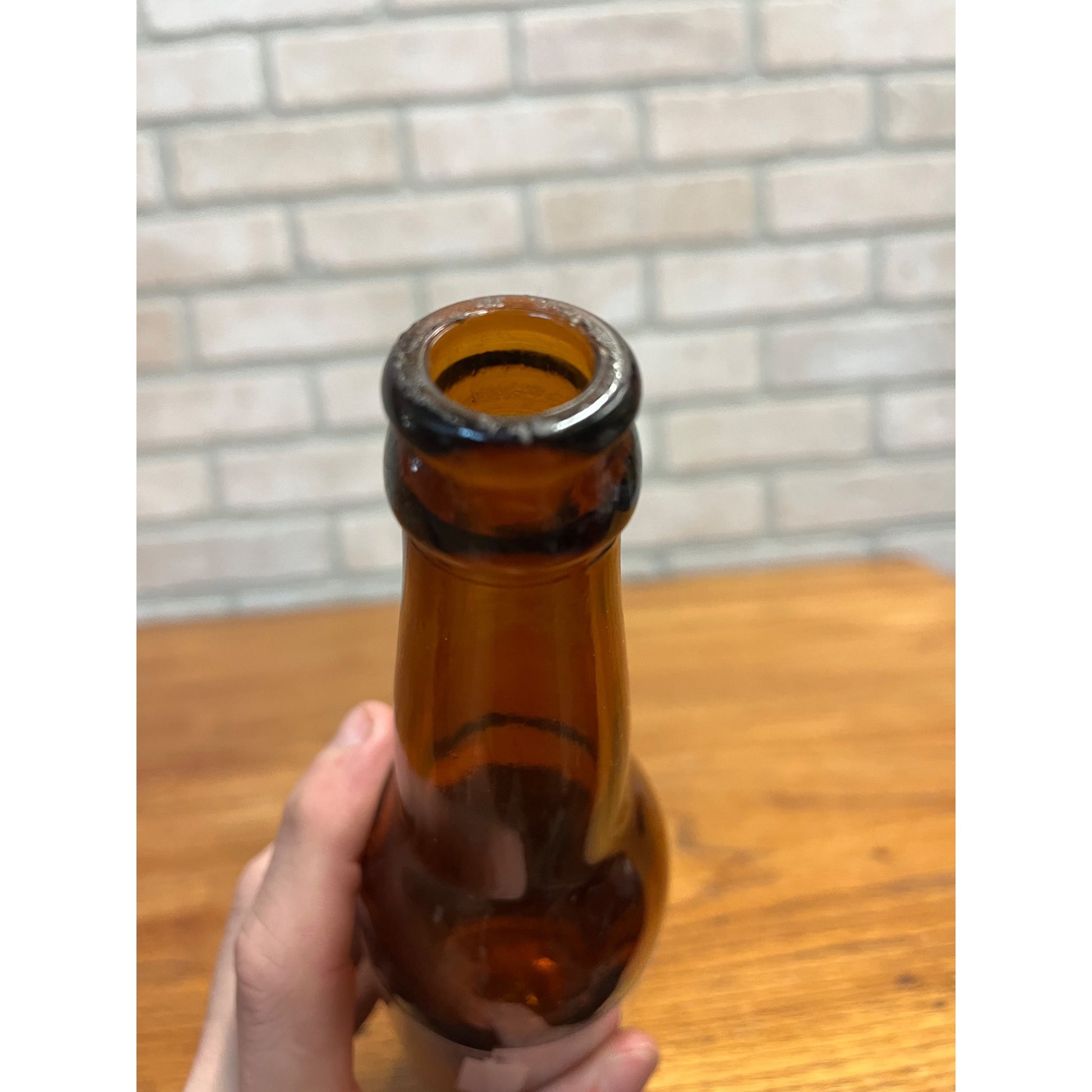 Vintage West Bend Lithia 12oz Paper Label Beer Bottle IRTP Wisconsin Wis