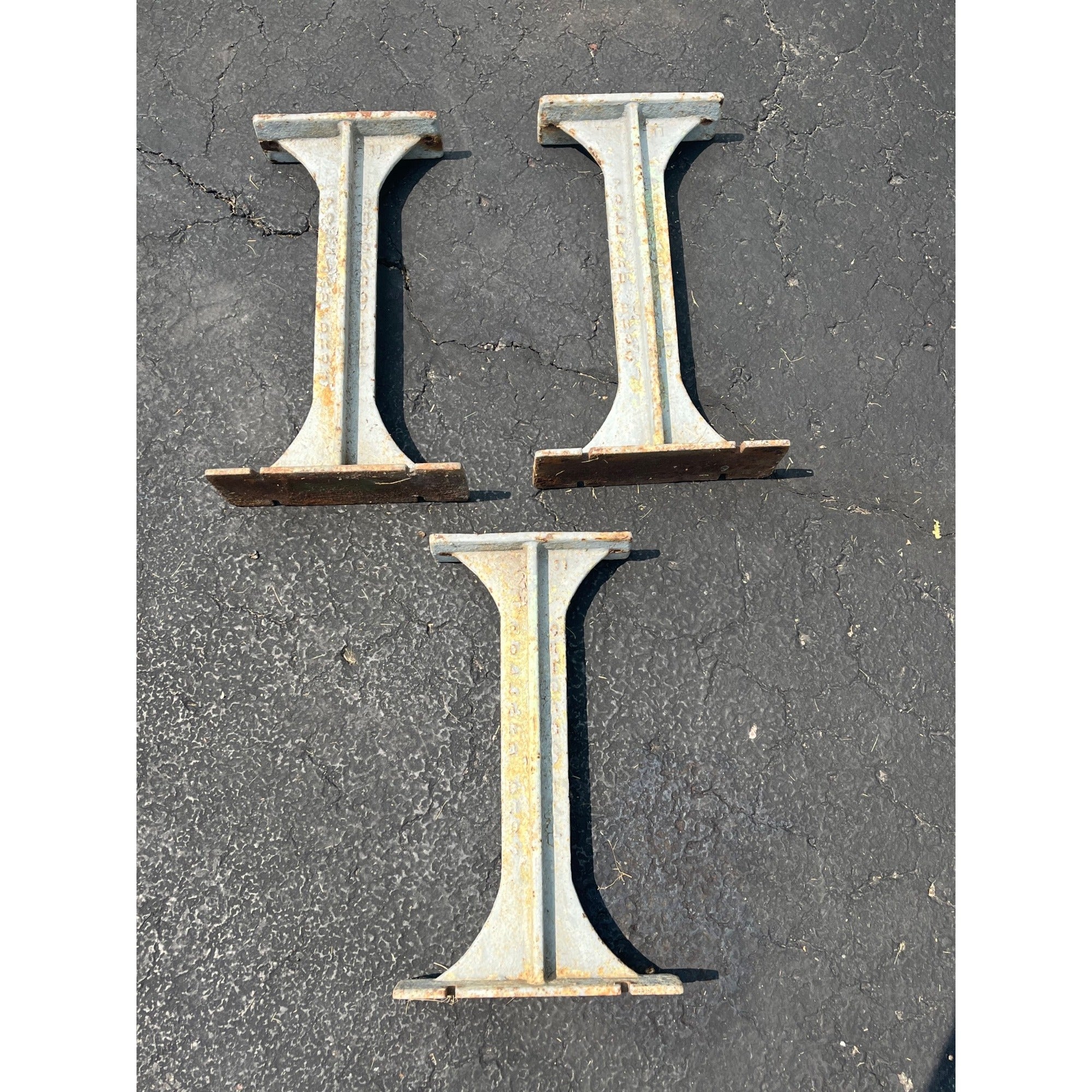 Antique Vintage Pollard Bros Chicago IL Locker Room Bench Cast Iron Legs Salavge