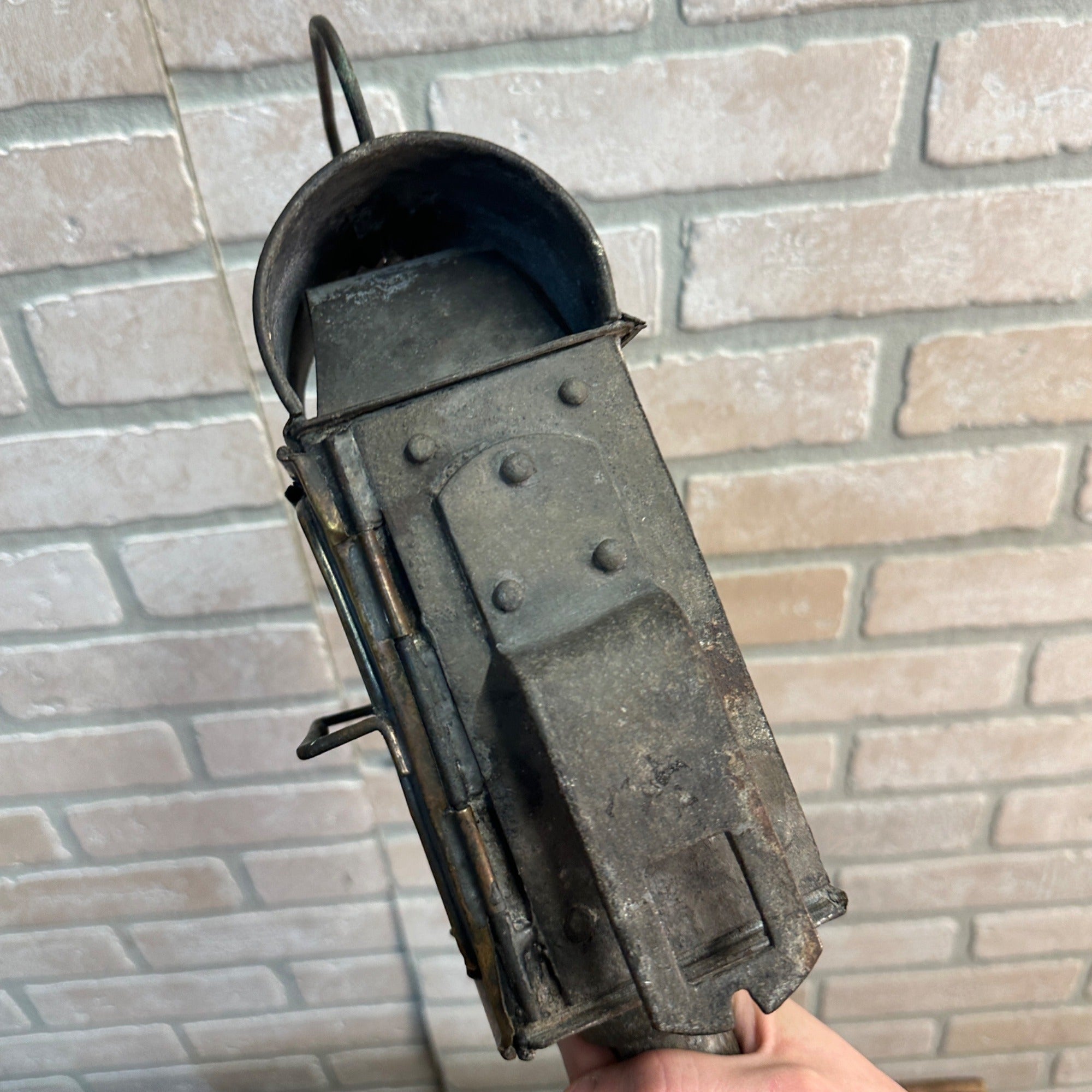 ANTIQUE PRIMITIVE BUGGY CARRIAGE FARMHOUSE TIN CANDLE LANTERN LAMP LIGHT