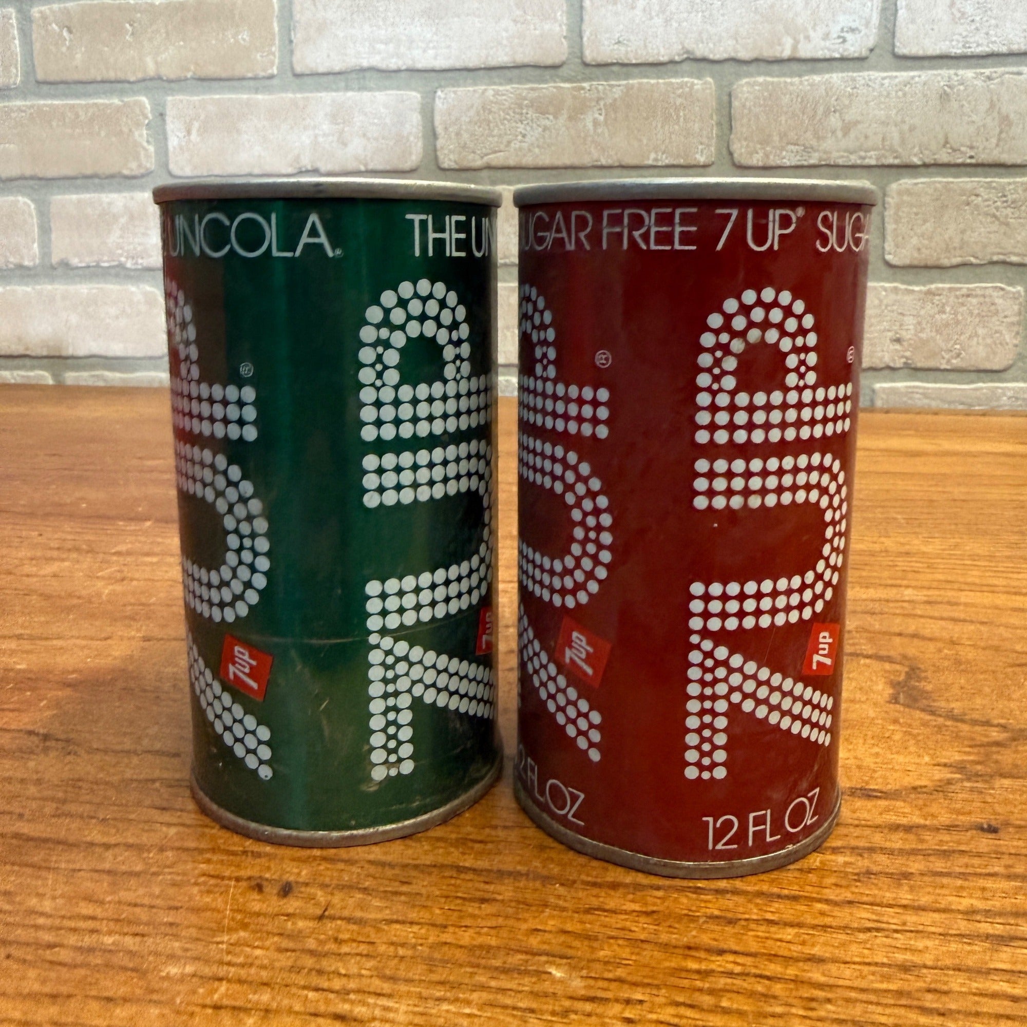 Vintage 1970s 7UP Seven-Up Oshkosh Wis Red / Green Pull Tab Straight Soda Cans