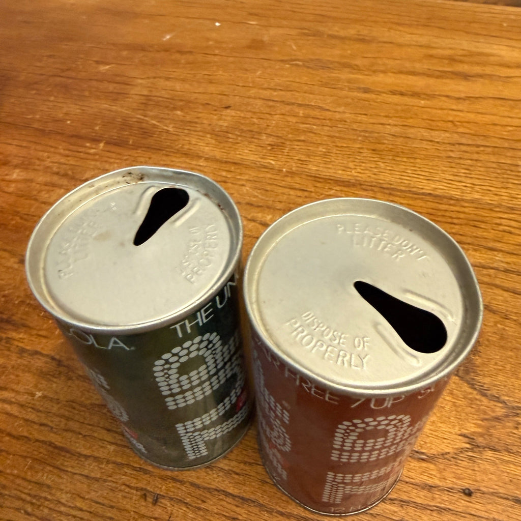 Vintage 1970s 7UP Seven-Up Oshkosh Wis Red / Green Pull Tab Straight Soda Cans