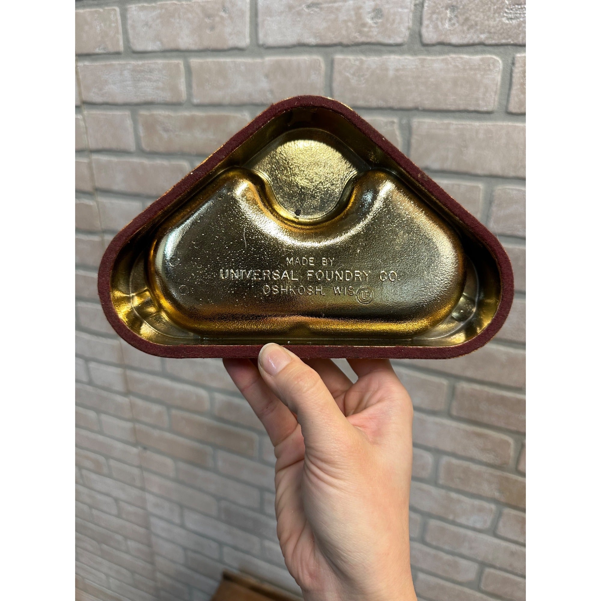 VINTAGE UNIVERSAL FOUNDRY OSHKOSH WISCONSIN 50TH ANNIVERSARY ASHTRAY 1916-1966