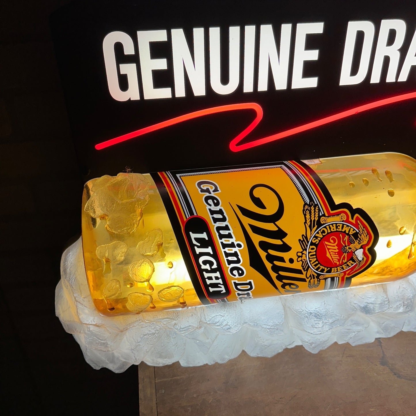 MILLER GENUINE DRAFT LIGHT BEER LIGHT UP BOTTLE 3-D SIGN BAR MAN CAVE WORKS