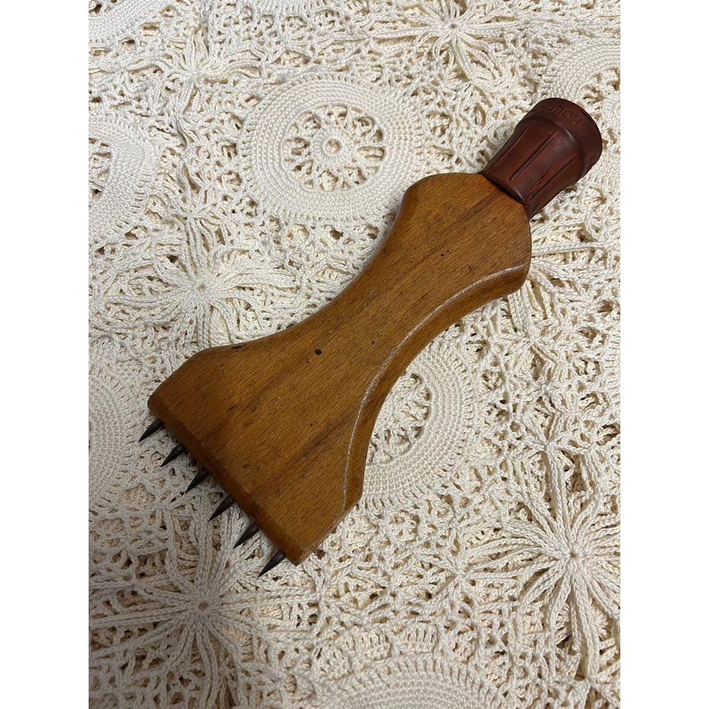 Primitive ANTIQUE Vintage LEATHER Nylon WEBBING / CARPET STRETCHER WOODEN TOOL