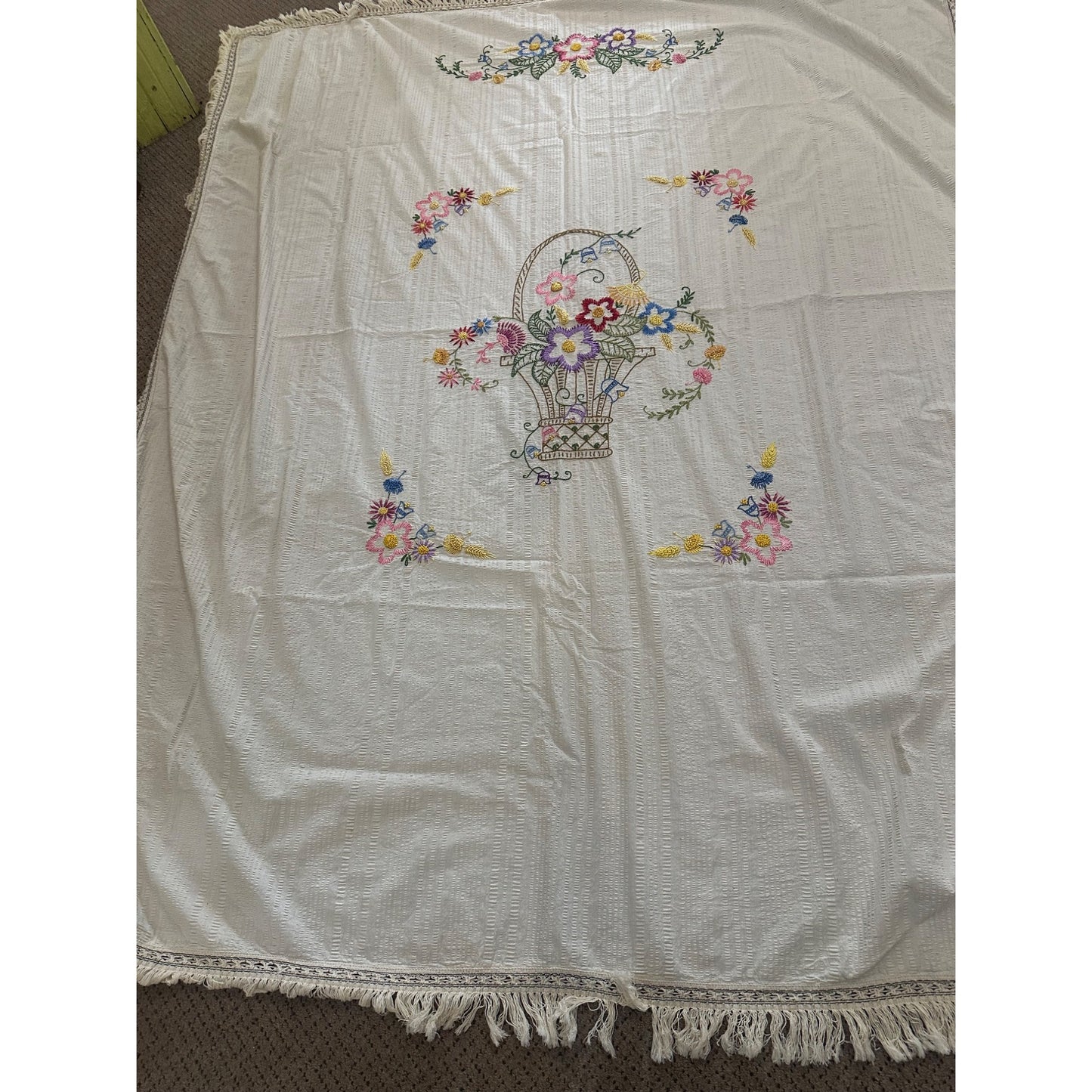Vintage Stitched Embroidered Floral Coverlet Bed Cover Sheet Bedspread 93"x73"