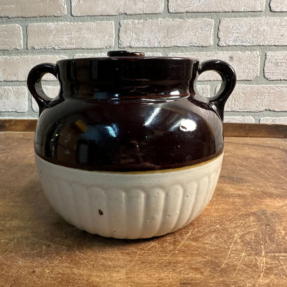 Vintage Red Wing Stoneware Bean Pot Ribbed Two-Tone - Bottom Signed