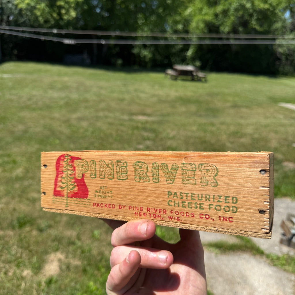 Vintage Pine River Cheese Box Newton WI Wood Crate Advertising 2lb